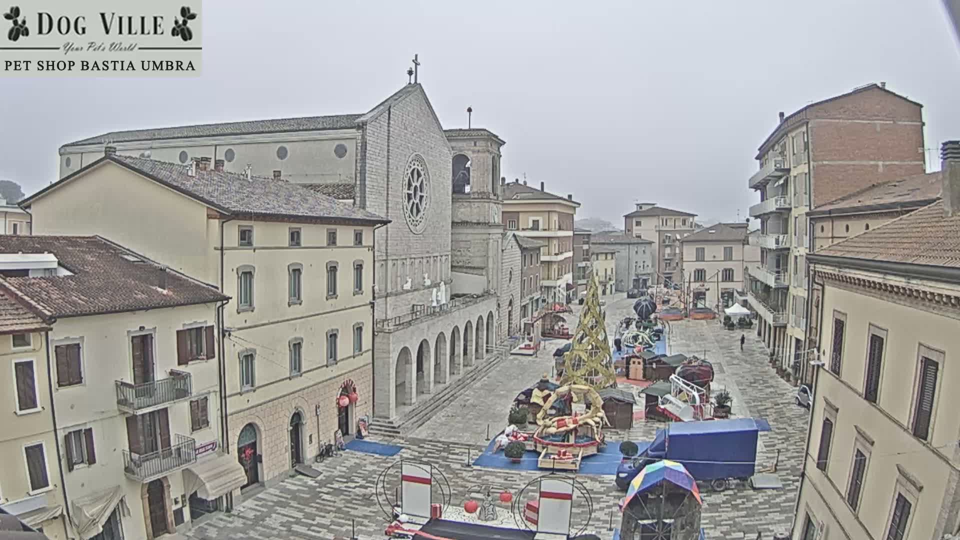 Bastia Umbra, Piazza Giuseppe Mazzini Square Live Cam - Perugia, Umbria, Italy