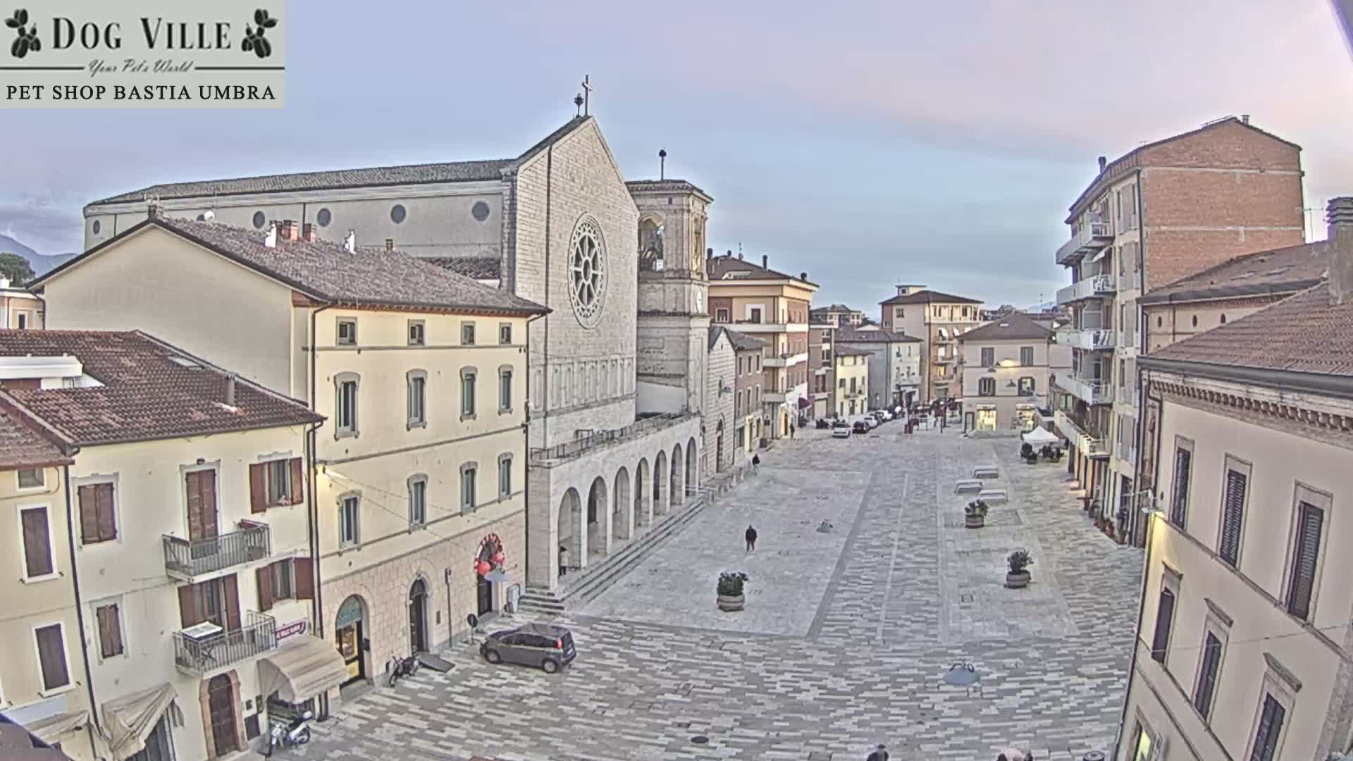 Bastia Umbra, Piazza Giuseppe Mazzini Square Live Cam - Perugia, Umbria, Italy