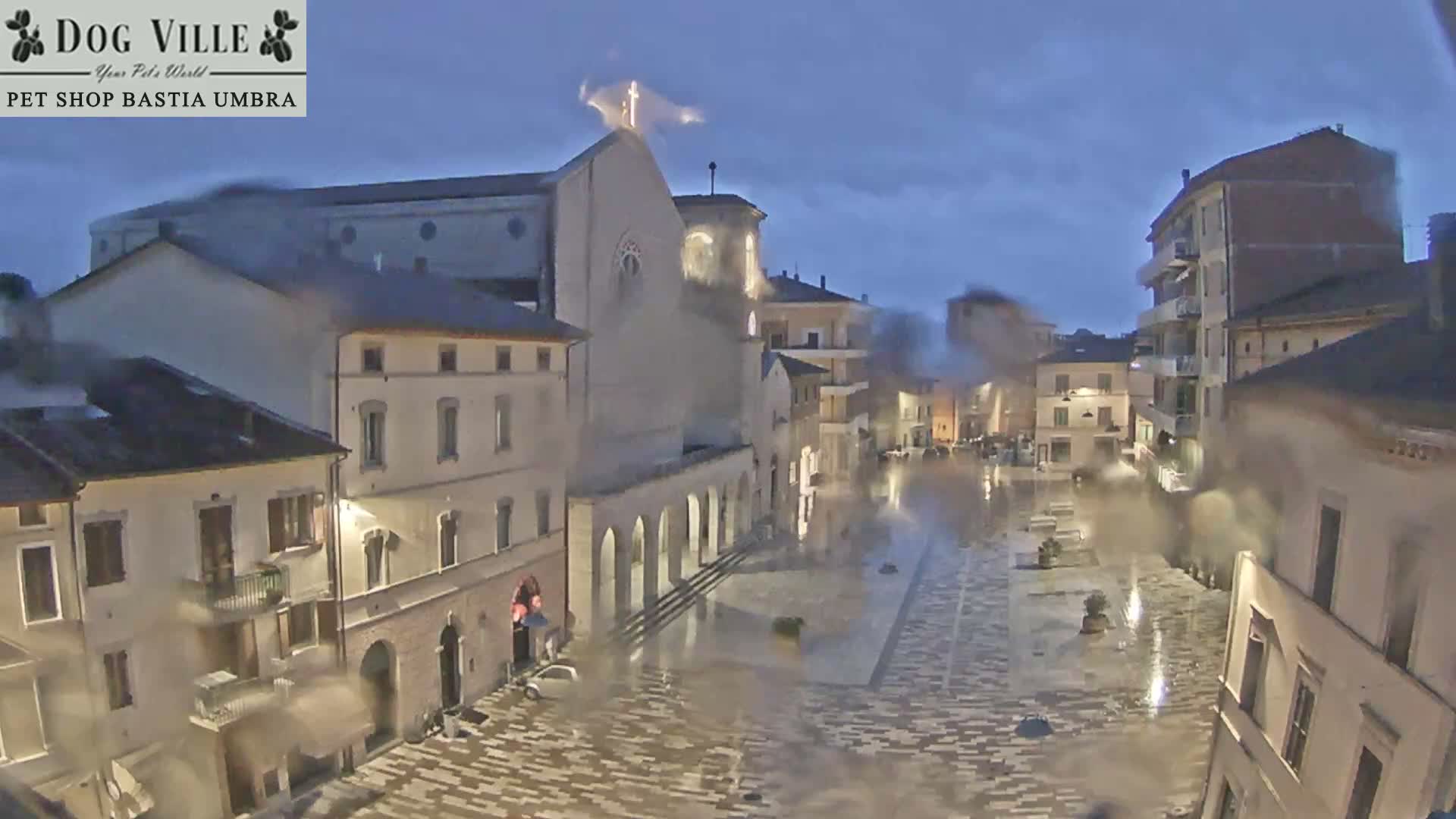 Bastia Umbra, Piazza Giuseppe Mazzini Square Live Cam - Perugia, Umbria, Italy