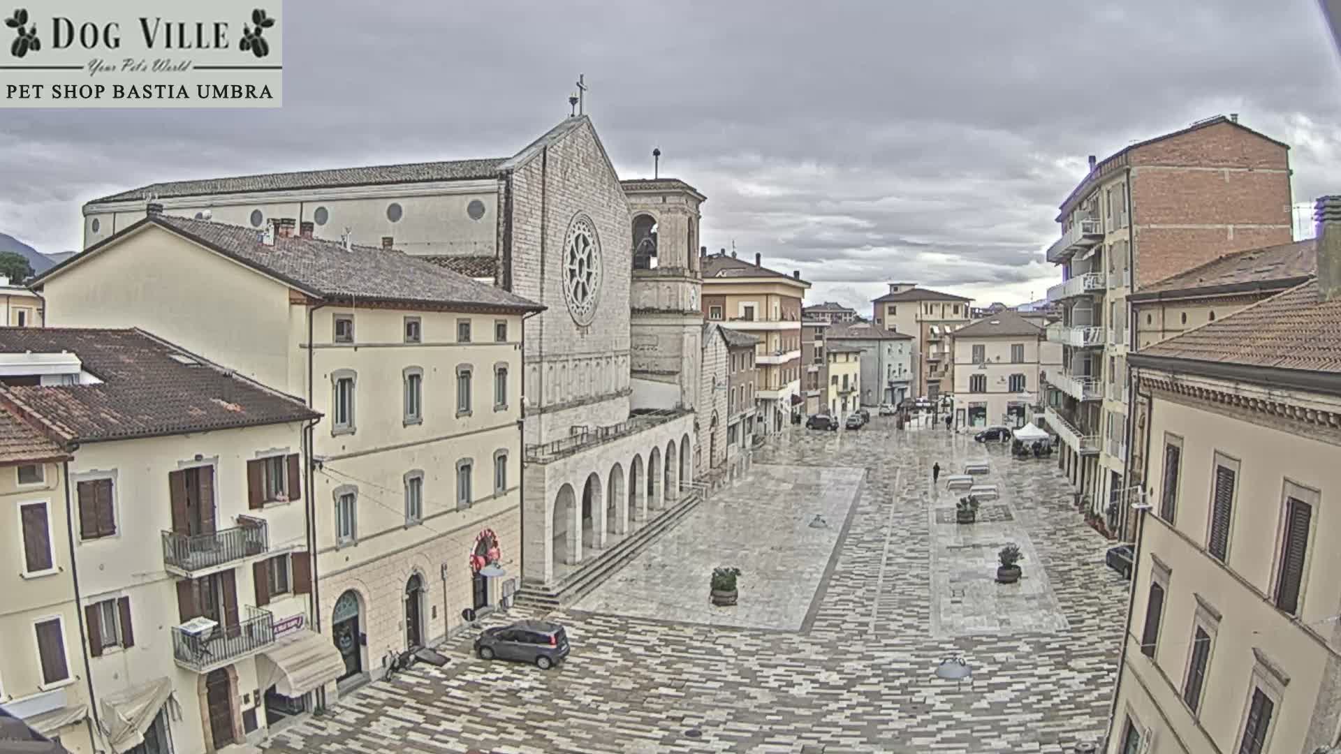 Bastia Umbra, Piazza Giuseppe Mazzini Square Live Cam - Perugia, Umbria, Italy