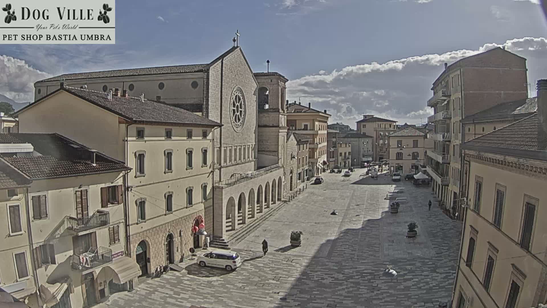 Bastia Umbra, Piazza Giuseppe Mazzini Square Live Cam - Perugia, Umbria, Italy