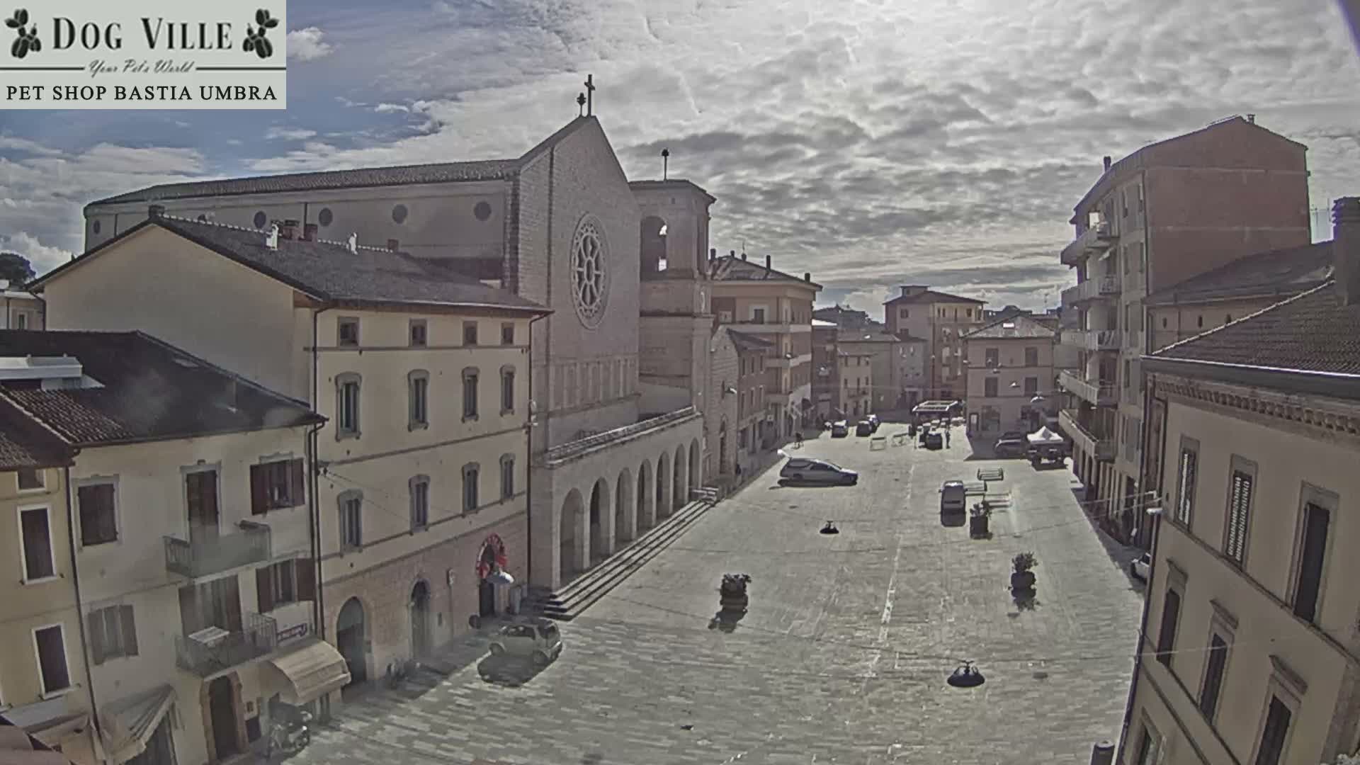 Bastia Umbra, Piazza Giuseppe Mazzini Square Live Cam - Perugia, Umbria, Italy