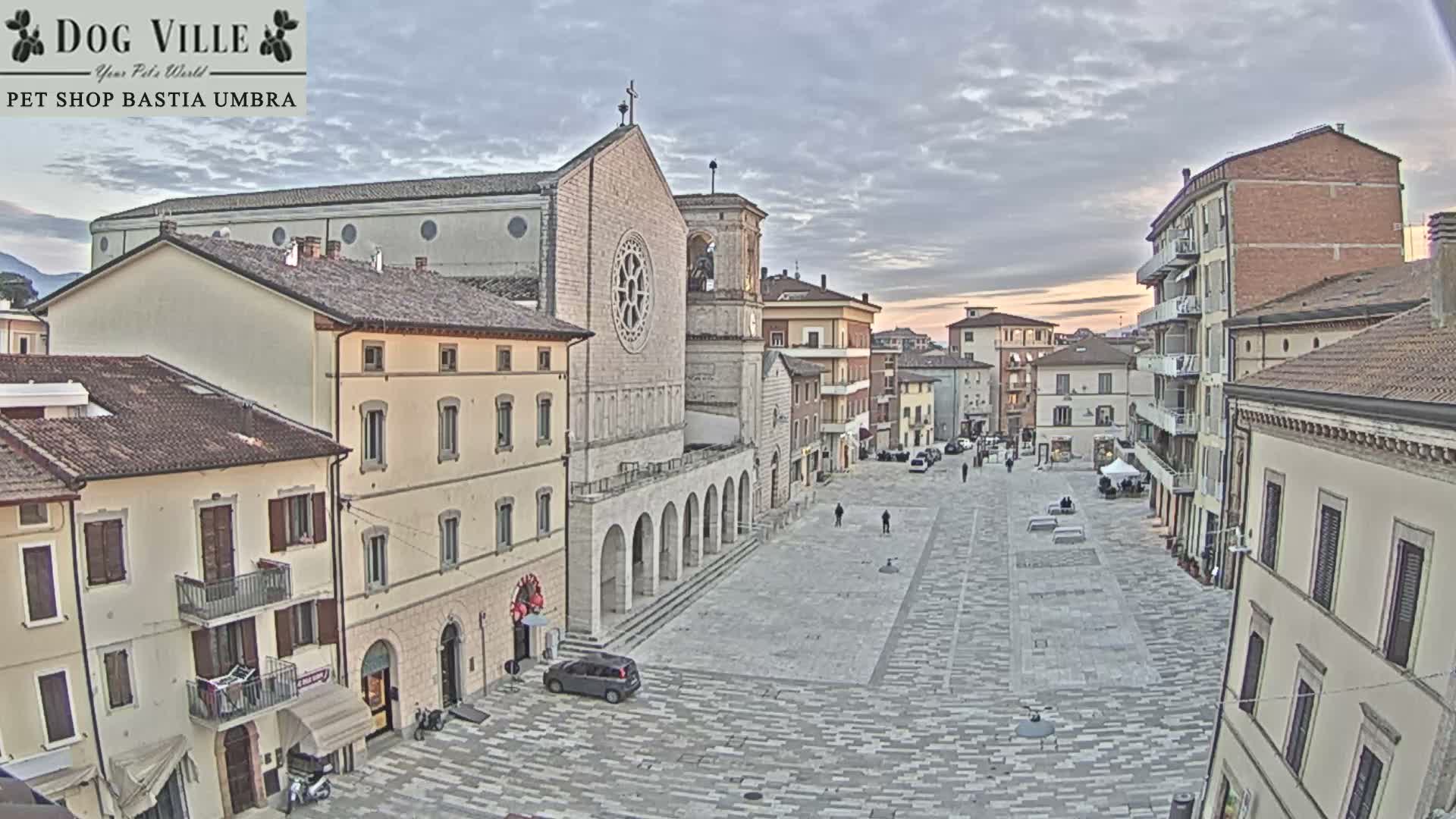 Bastia Umbra, Piazza Giuseppe Mazzini Square Live Cam - Perugia, Umbria, Italy