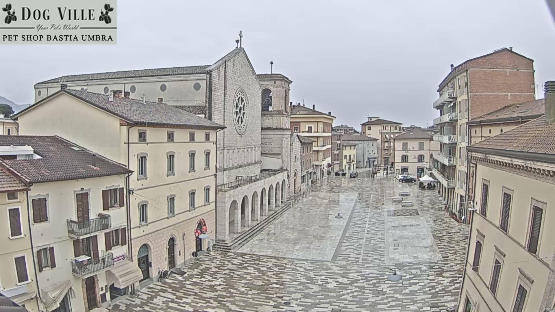Bastia Umbra, Piazza Giuseppe Mazzini Square Live Cam - Perugia, Umbria, Italy