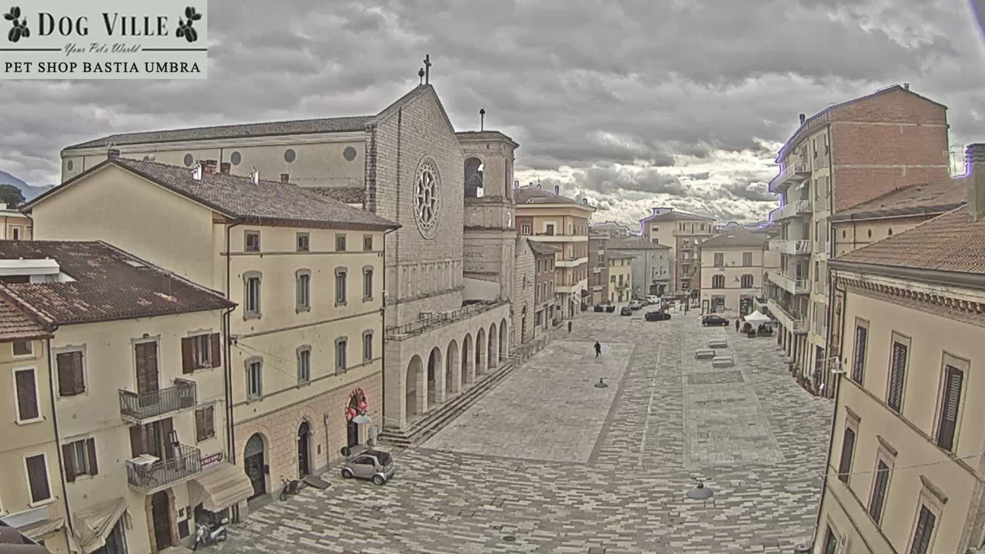 Bastia Umbra, Piazza Giuseppe Mazzini Square Live Cam - Perugia, Umbria, Italy