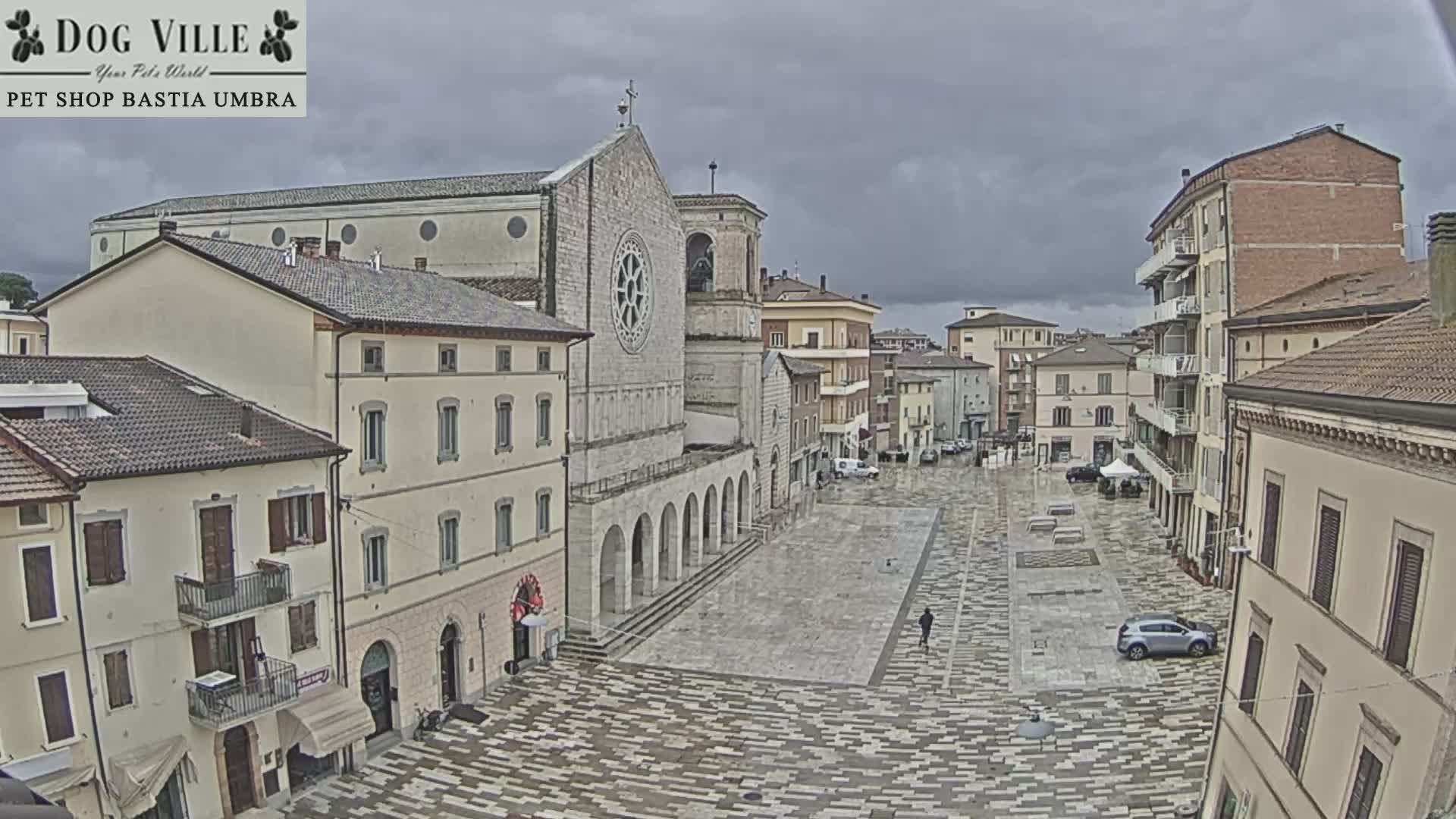 Bastia Umbra, Piazza Giuseppe Mazzini Square Live Cam - Perugia, Umbria, Italy