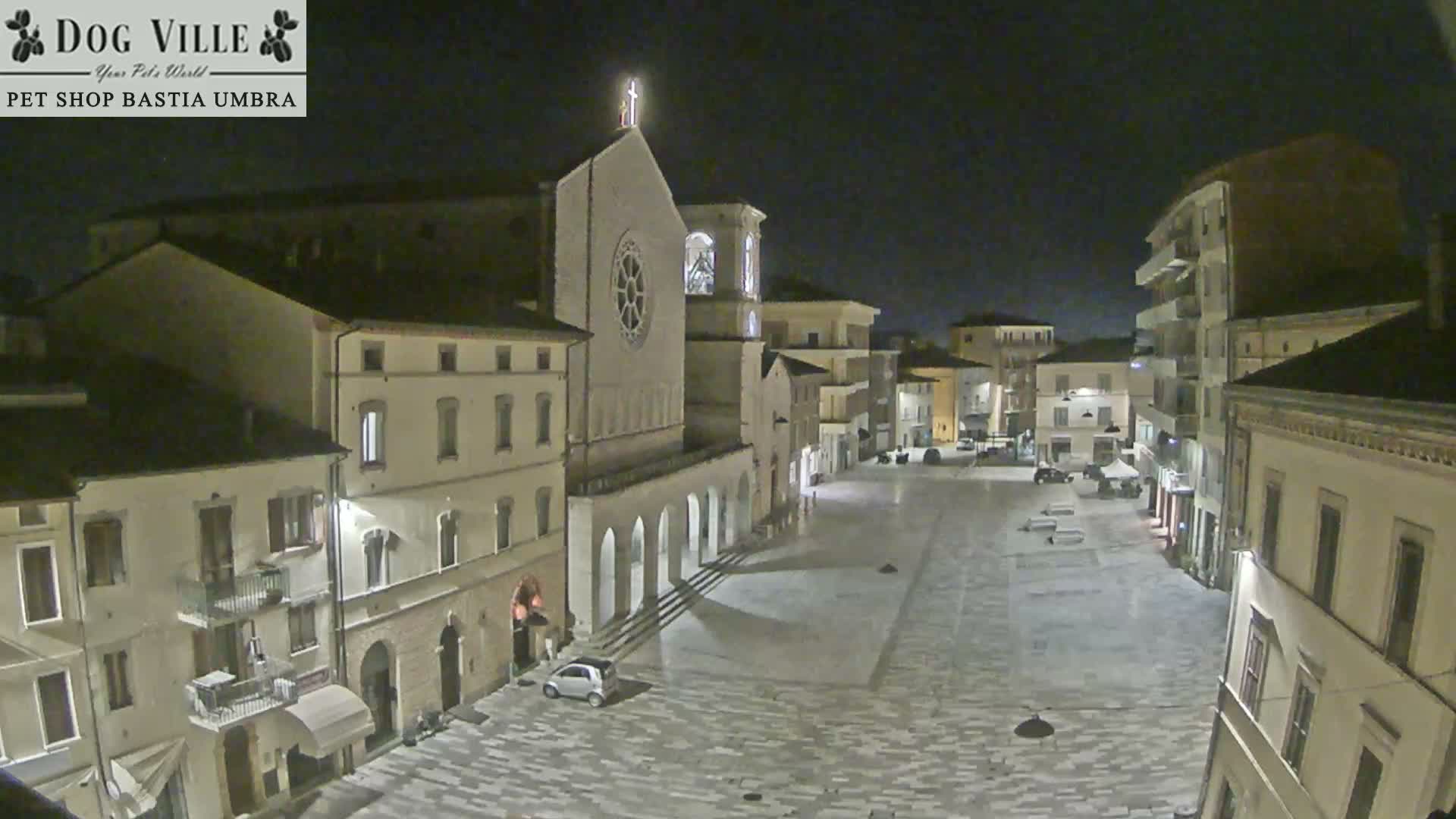 Bastia Umbra, Piazza Giuseppe Mazzini Square Live Cam - Perugia, Umbria, Italy