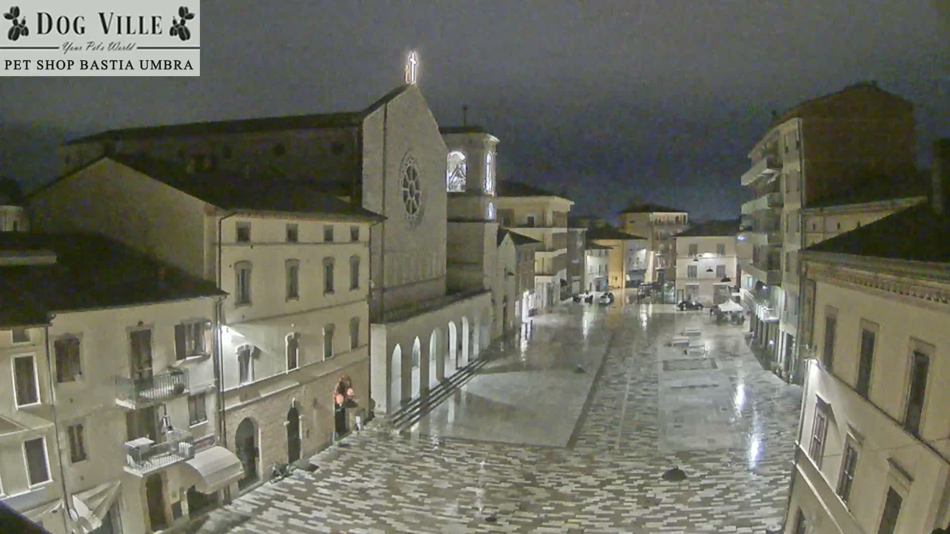 Bastia Umbra, Piazza Giuseppe Mazzini Square Live Cam - Perugia, Umbria, Italy