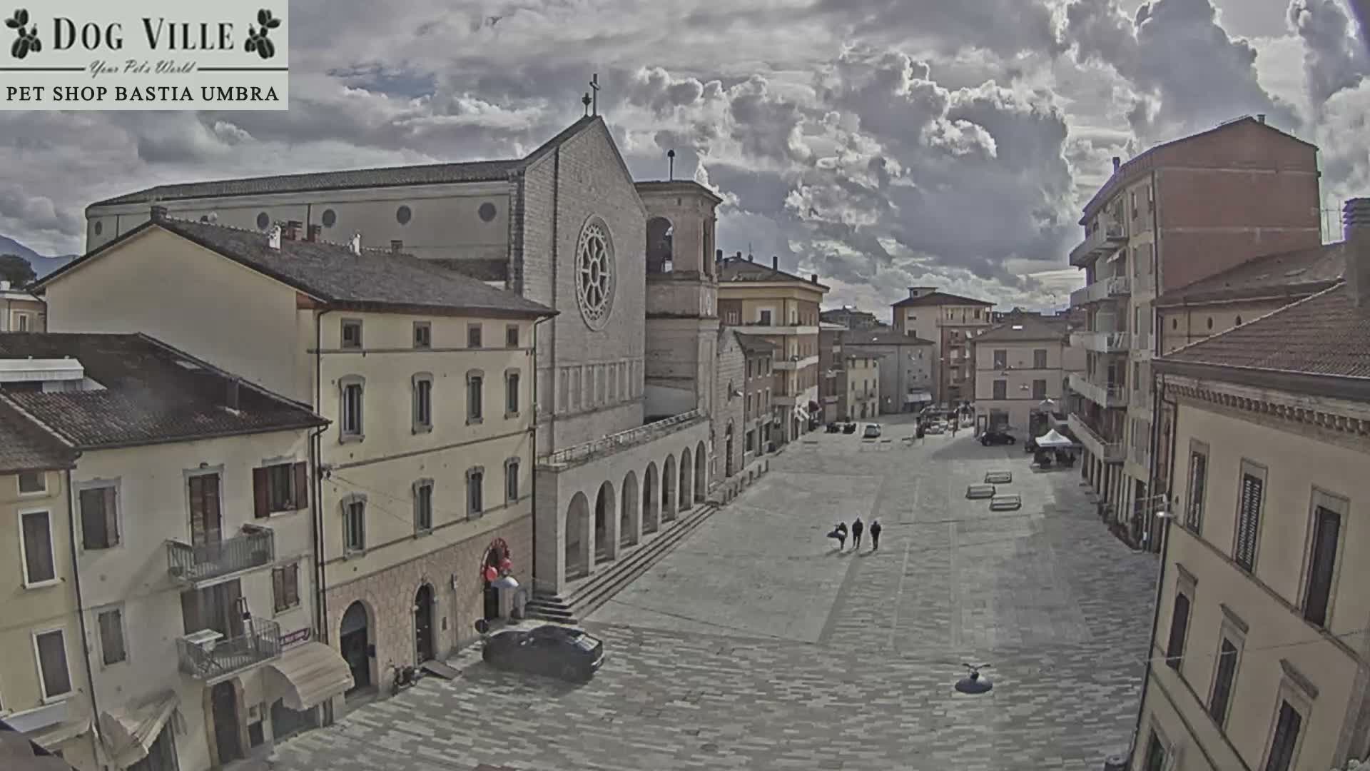 Bastia Umbra, Piazza Giuseppe Mazzini Square Live Cam - Perugia, Umbria, Italy