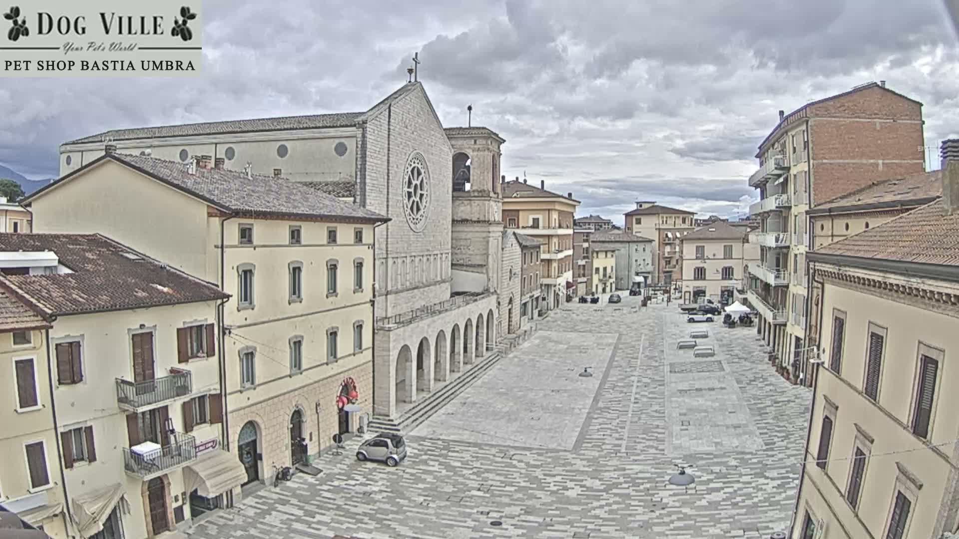 Bastia Umbra, Piazza Giuseppe Mazzini Square Live Cam - Perugia, Umbria, Italy