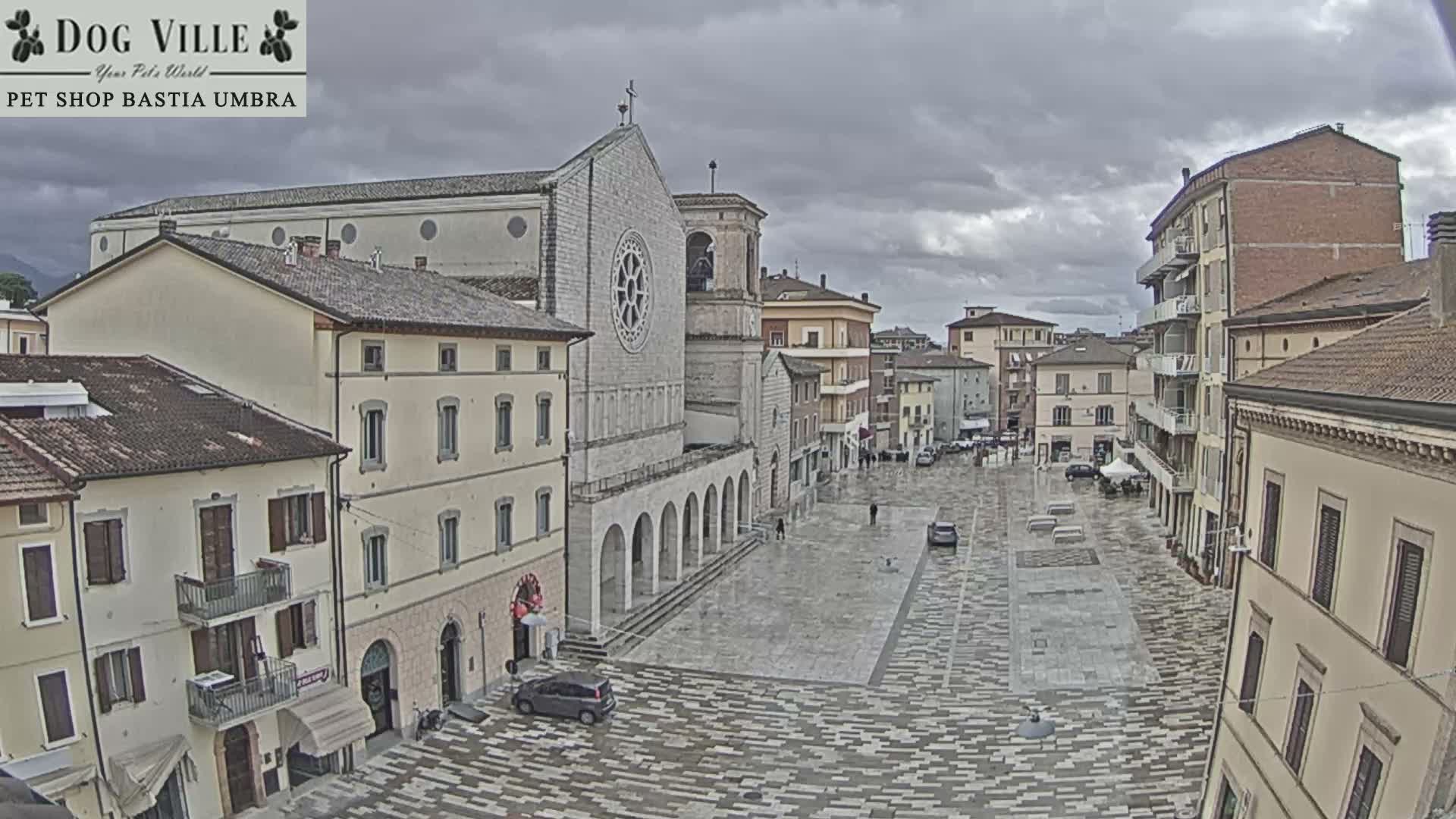 Bastia Umbra, Piazza Giuseppe Mazzini Square Live Cam - Perugia, Umbria, Italy