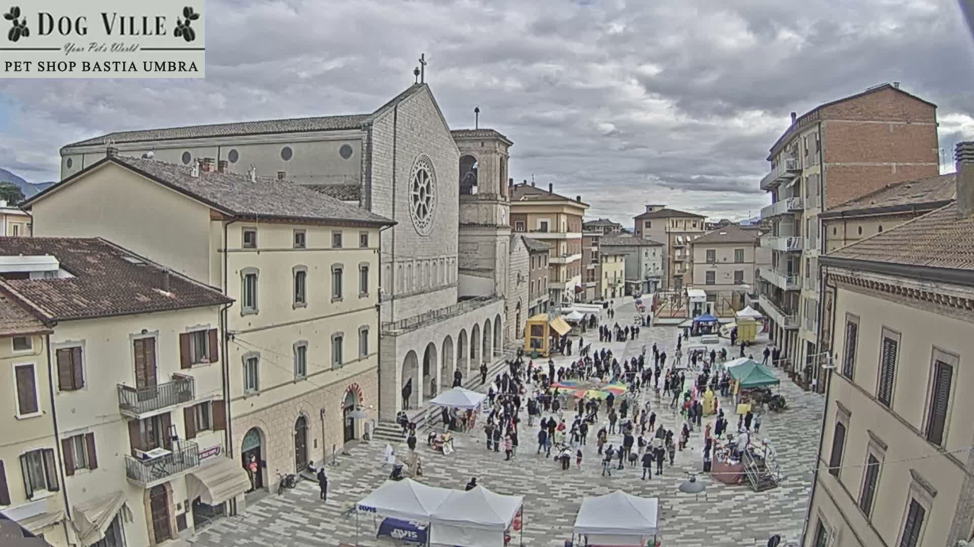 Bastia Umbra, Piazza Giuseppe Mazzini Square Live Cam - Perugia, Umbria, Italy