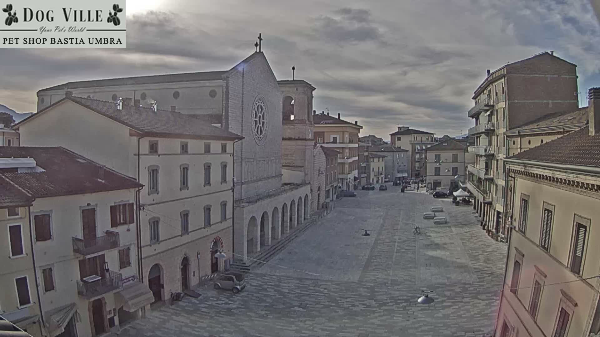 Bastia Umbra, Piazza Giuseppe Mazzini Square Live Cam - Perugia, Umbria, Italy
