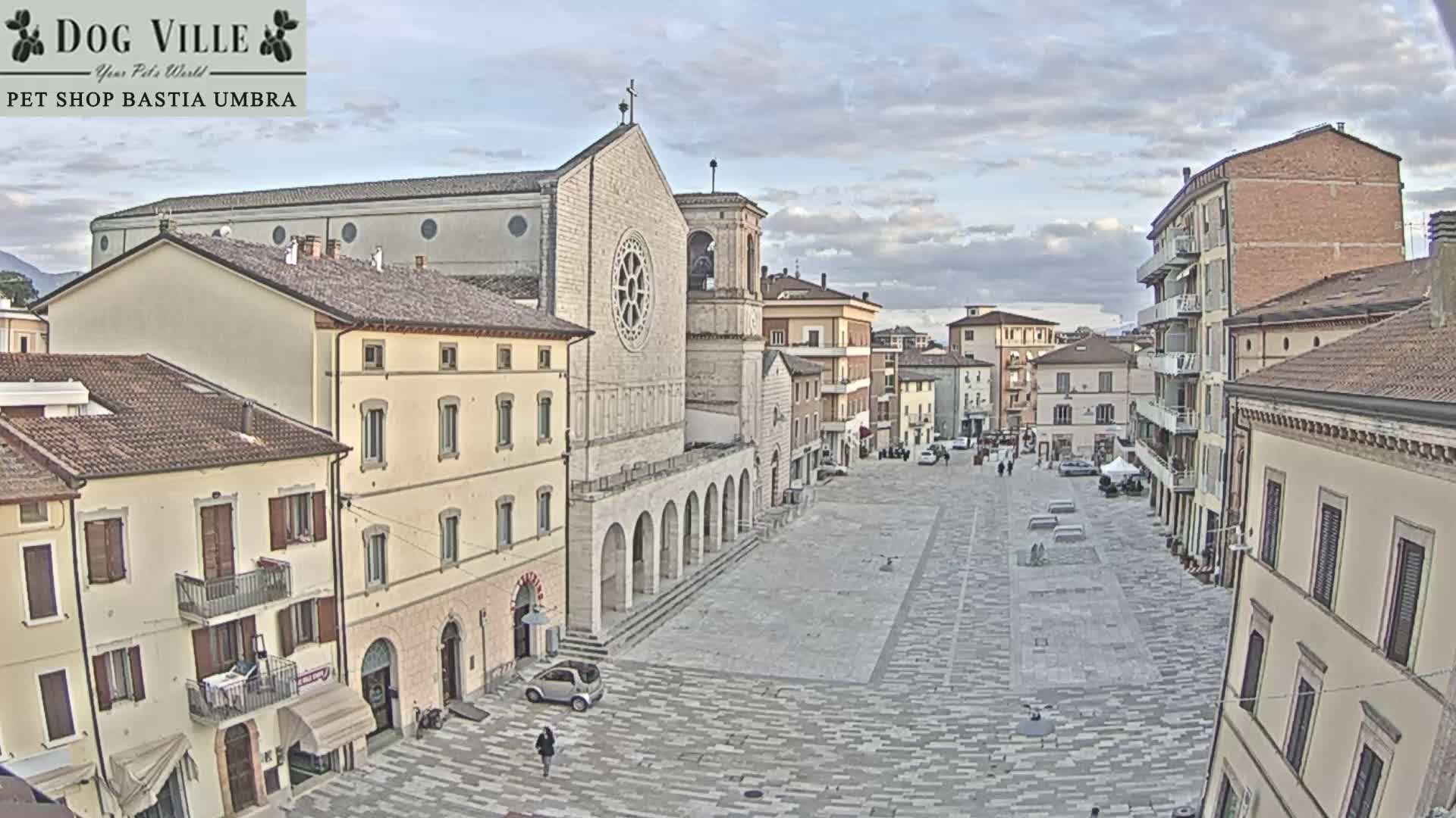 Bastia Umbra, Piazza Giuseppe Mazzini Square Live Cam - Perugia, Umbria, Italy