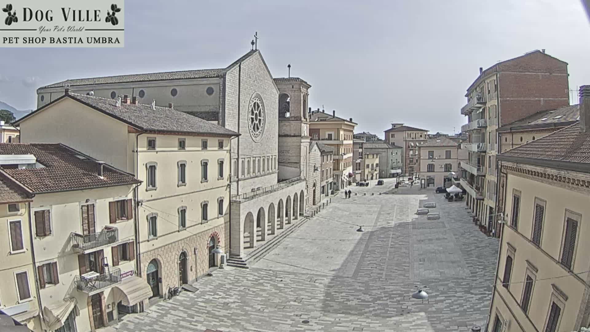 Bastia Umbra, Piazza Giuseppe Mazzini Square Live Cam - Perugia, Umbria, Italy