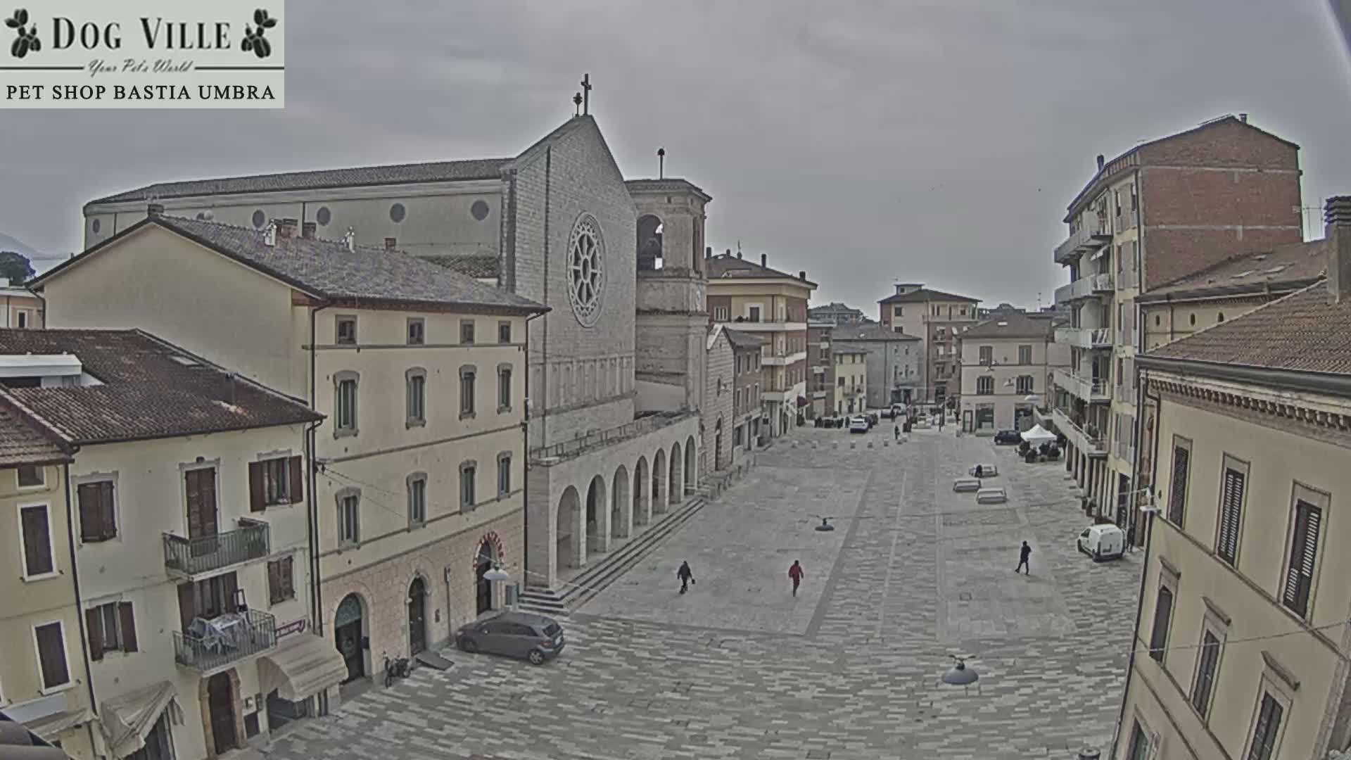 Bastia Umbra, Piazza Giuseppe Mazzini Square Live Cam - Perugia, Umbria, Italy