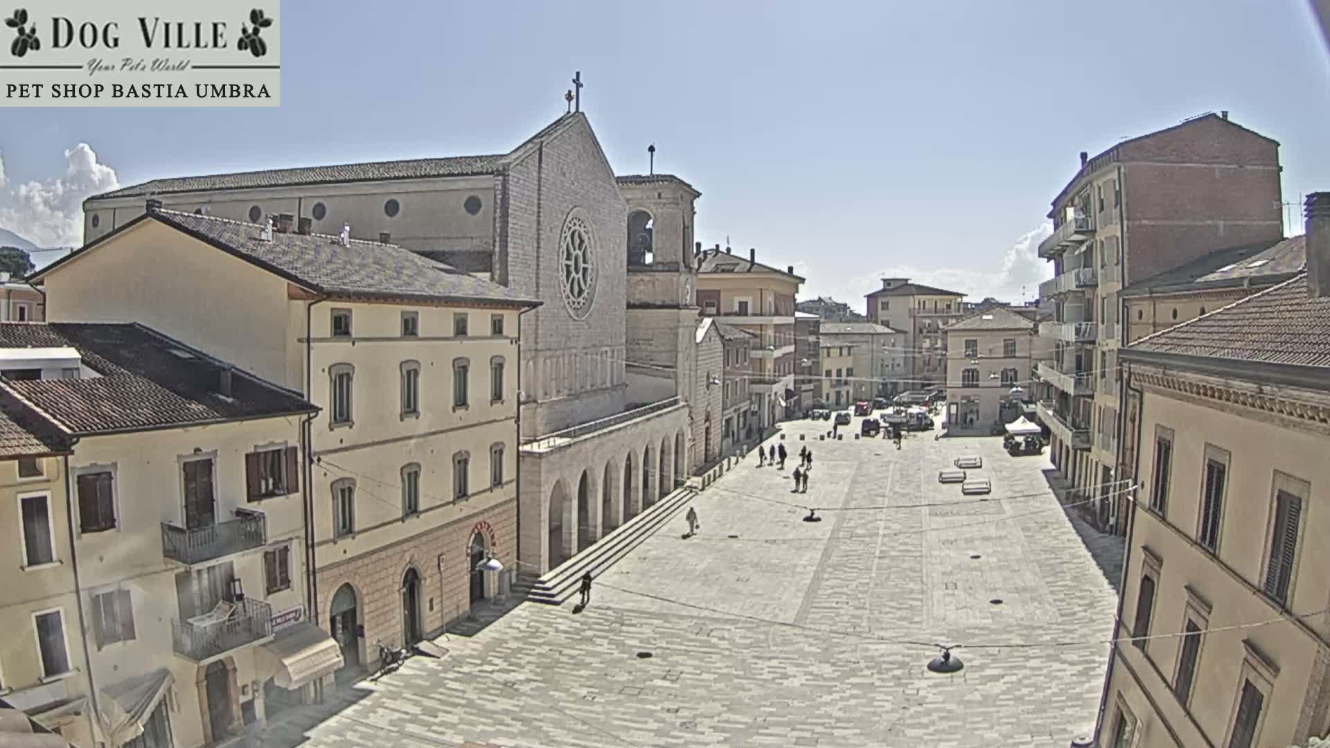 Bastia Umbra, Piazza Giuseppe Mazzini Square Live Cam - Perugia, Umbria, Italy