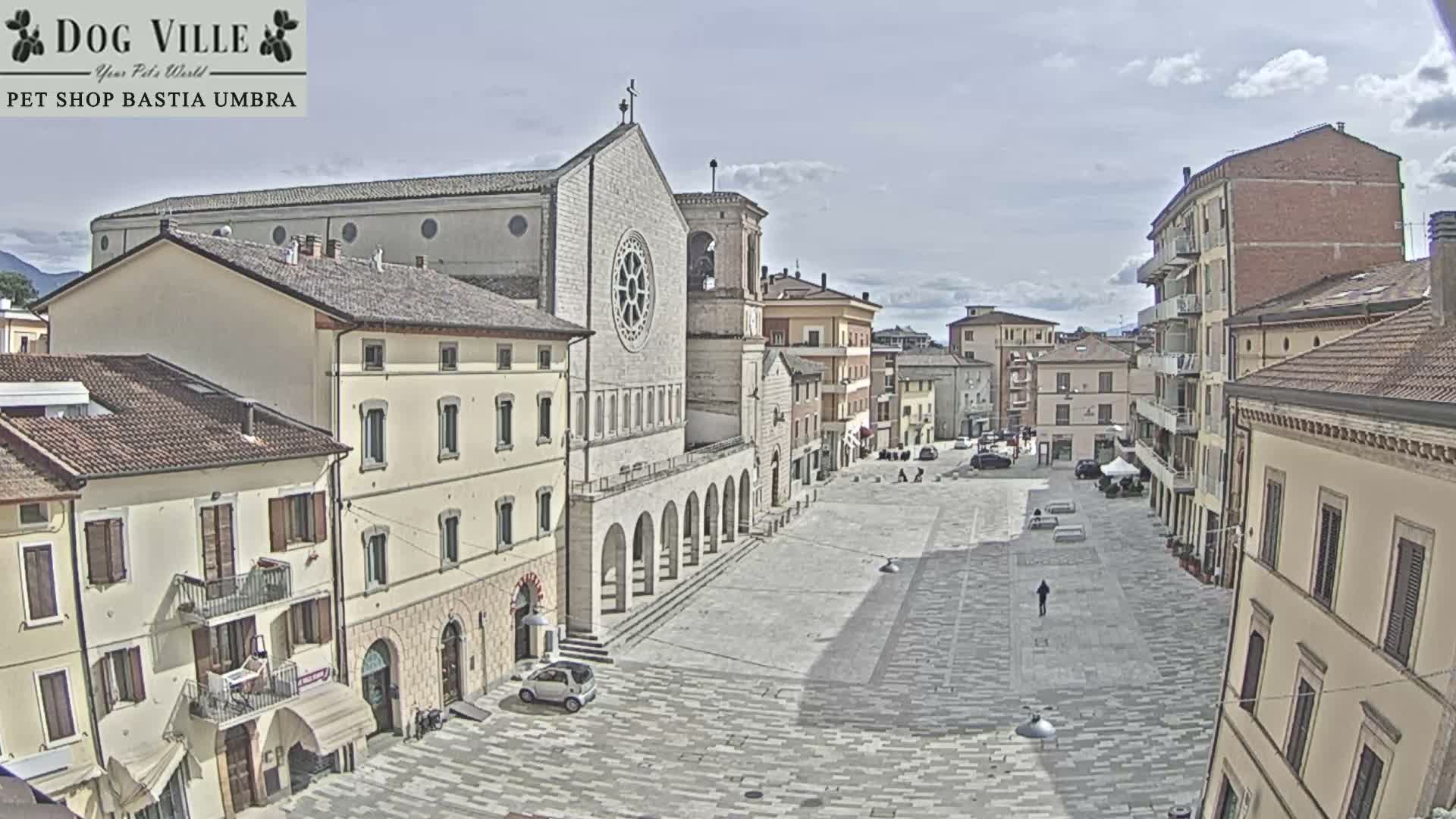 Bastia Umbra, Piazza Giuseppe Mazzini Square Live Cam - Perugia, Umbria, Italy