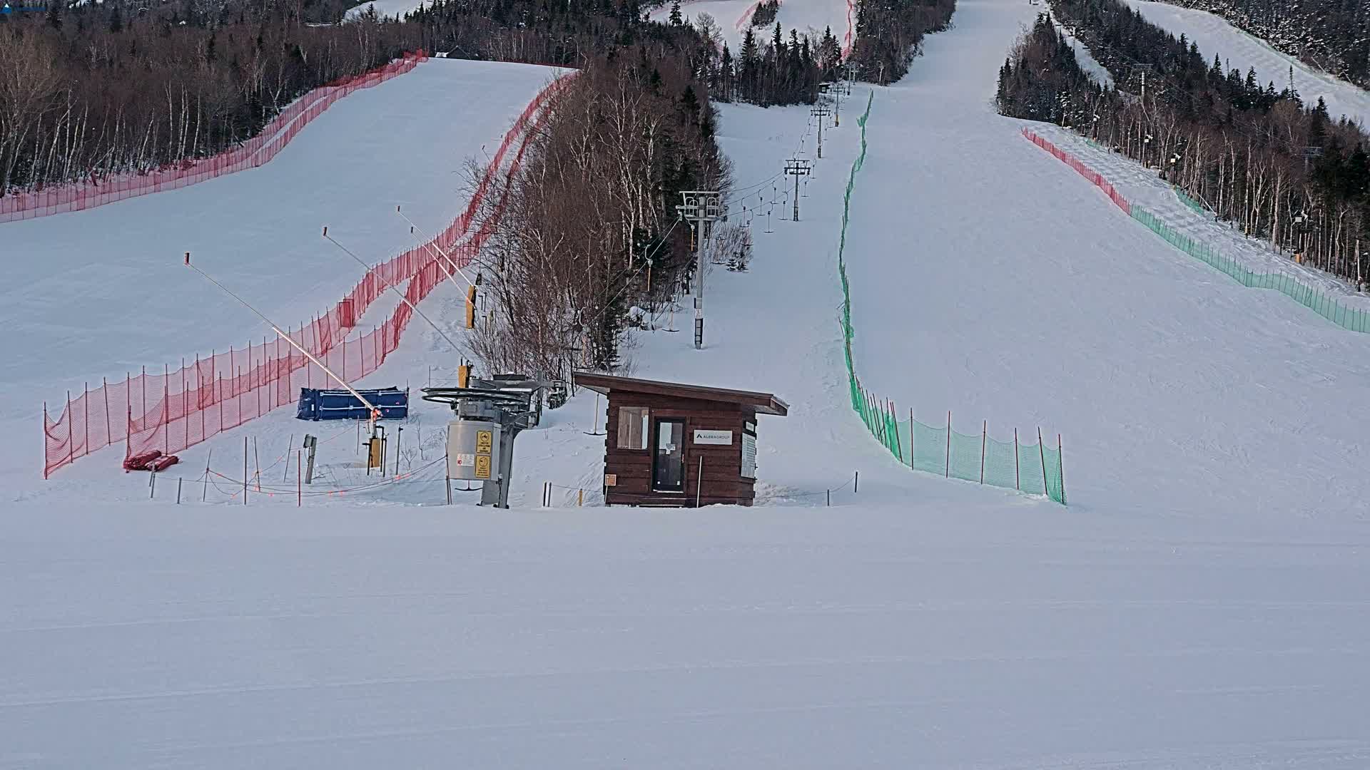 Sugarloaf Mountain Ski Slopes Live Cam -  Kingfield, Franklin, Maine, USA
