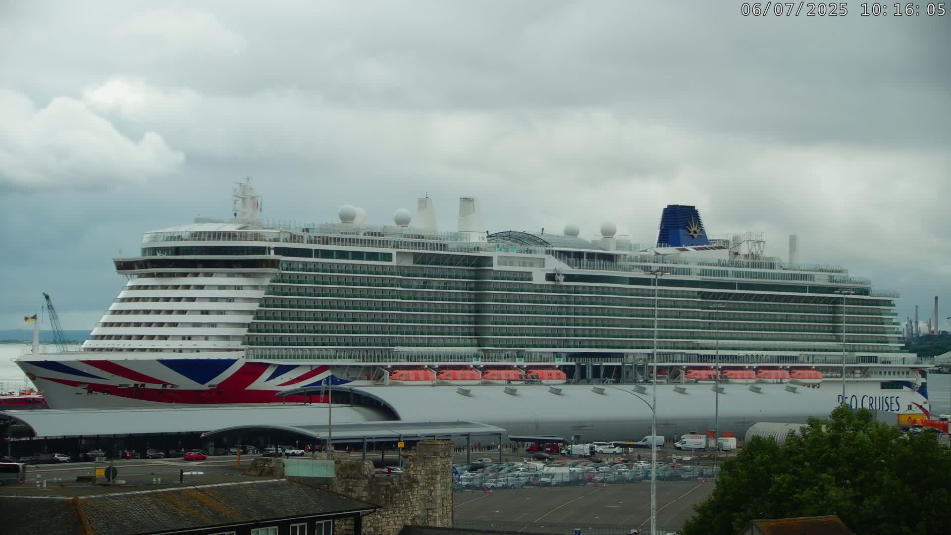 Port of Southampton Ocean Cruise Terminal (Berth 46) Live Cam - Southampton, Hampshire, South East, England, United Kingdom
