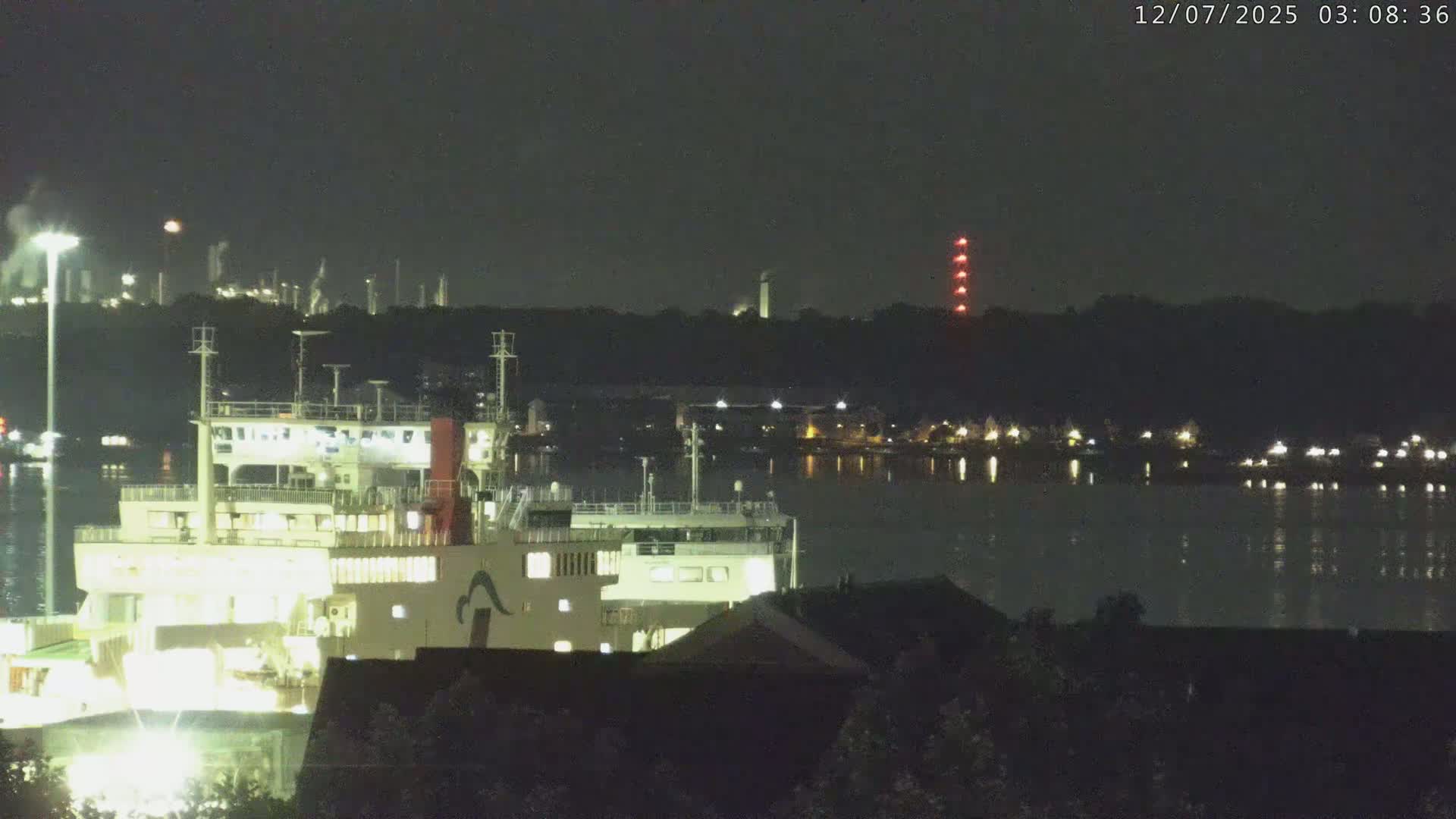 Port of Southampton Ocean Cruise Terminal (Berth 46) Live Cam - Southampton, Hampshire, South East, England, United Kingdom