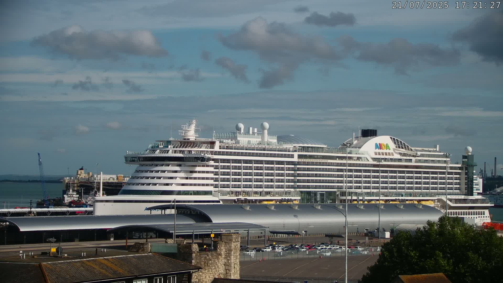 Port of Southampton Ocean Cruise Terminal (Berth 46) Live Cam - Southampton, Hampshire, South East, England, United Kingdom