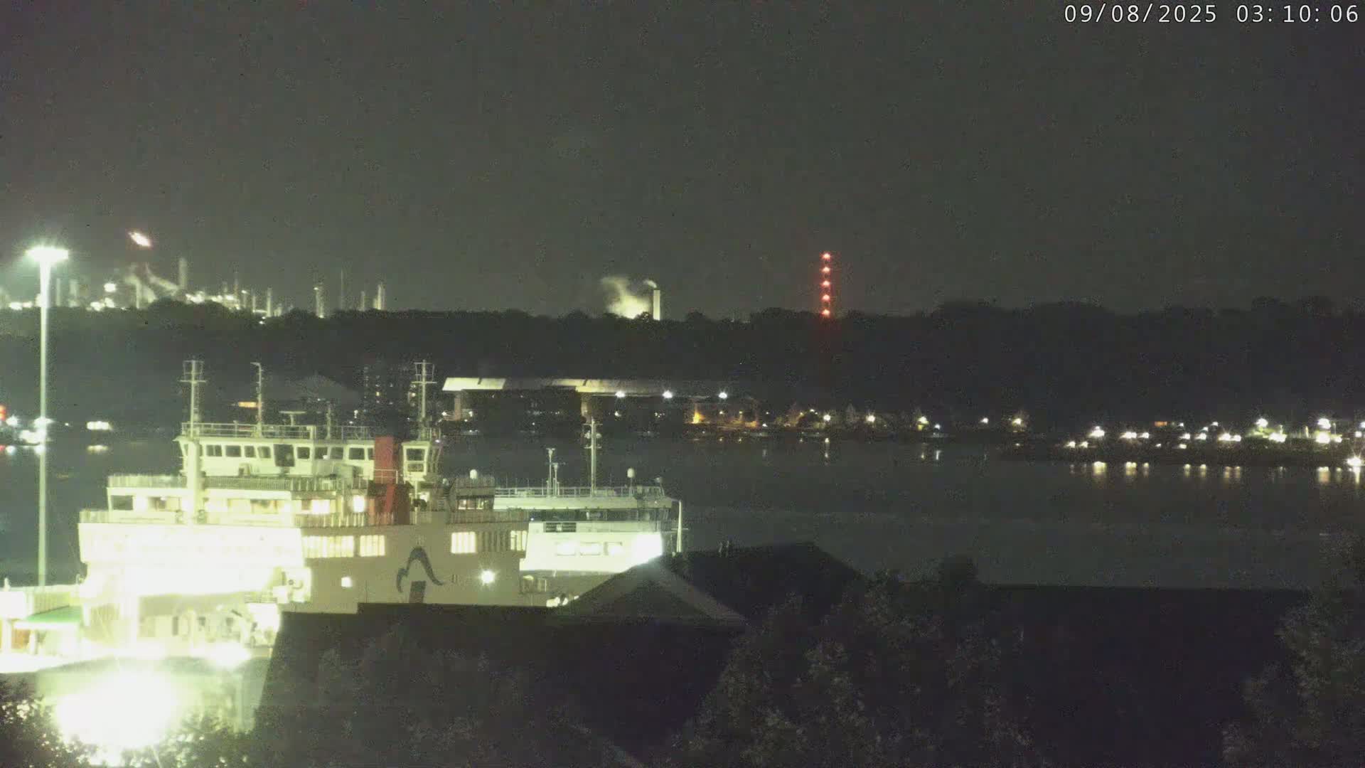 Port of Southampton Ocean Cruise Terminal (Berth 46) Live Cam - Southampton, Hampshire, South East, England, United Kingdom