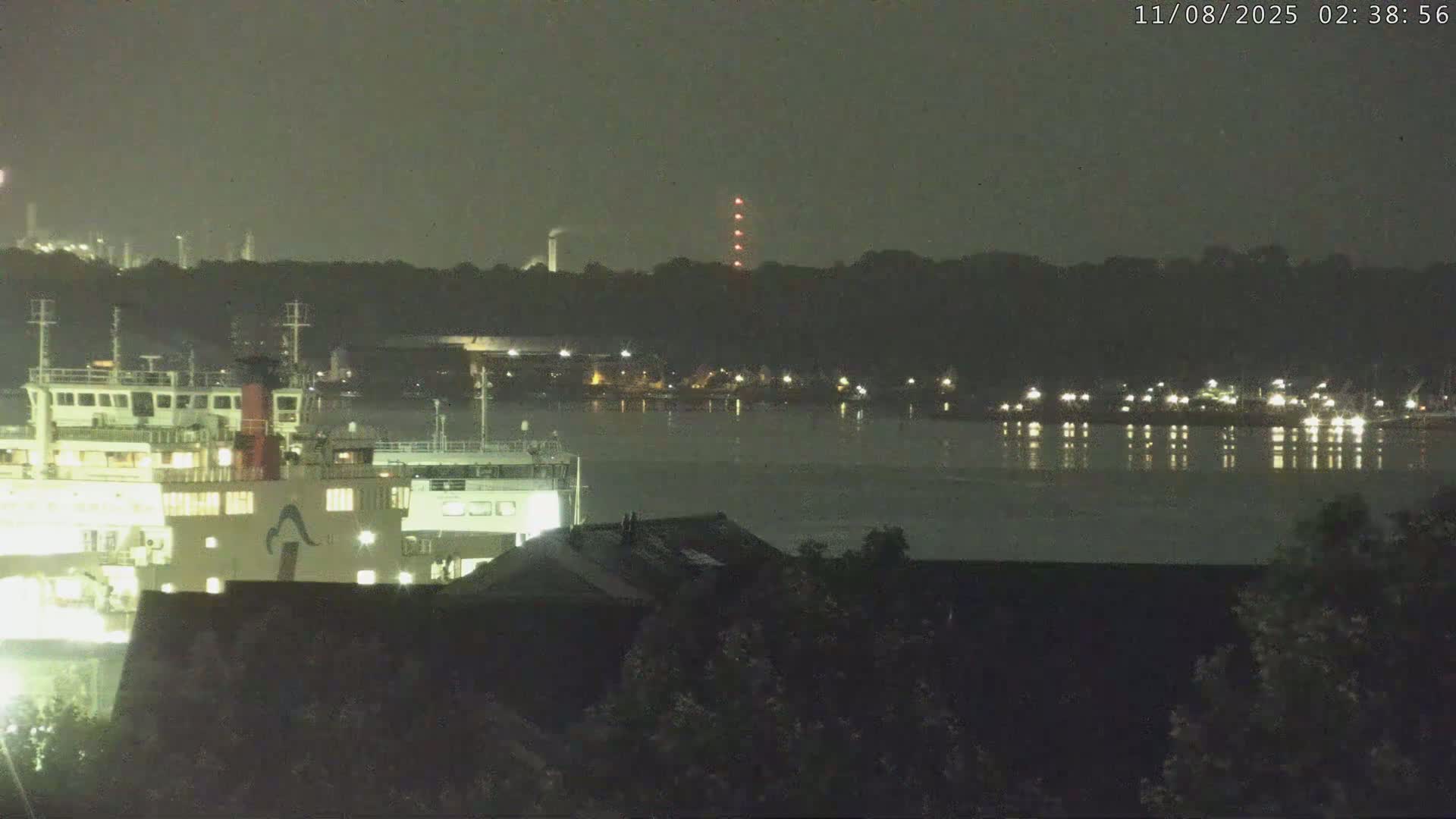 Port of Southampton Ocean Cruise Terminal (Berth 46) Live Cam - Southampton, Hampshire, South East, England, United Kingdom