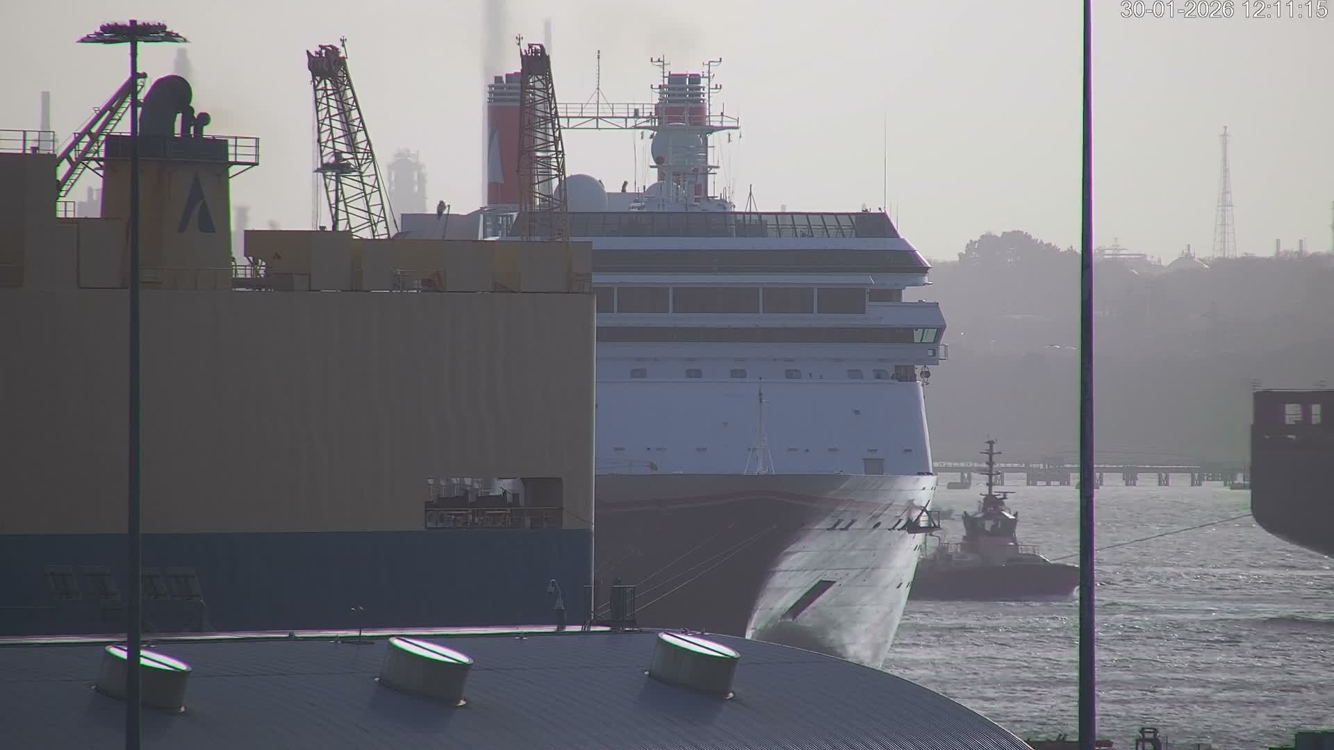 Port of Southampton Ocean Cruise Terminal (Berth 46) Live Cam - Southampton, Hampshire, South East, England, United Kingdom
