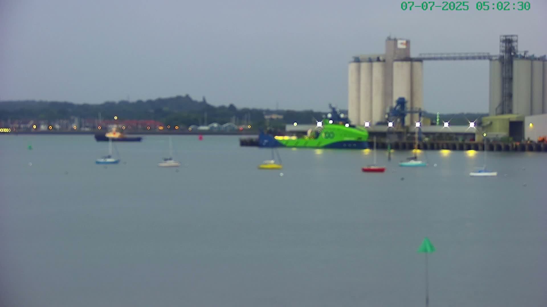Southampton, Itchen River Agricultural Silos & Hyte View & (Tug & RoRo) Shipspotting  Live Cam - Southampton, Hampshire, South East, England, United Kingdom