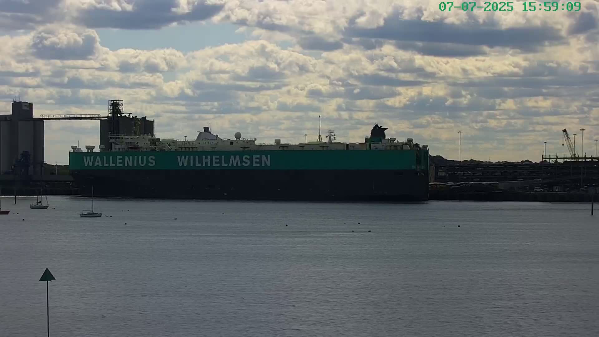 Southampton, Itchen River Agricultural Silos & Hyte View & (Tug & RoRo) Shipspotting  Live Cam - Southampton, Hampshire, South East, England, United Kingdom