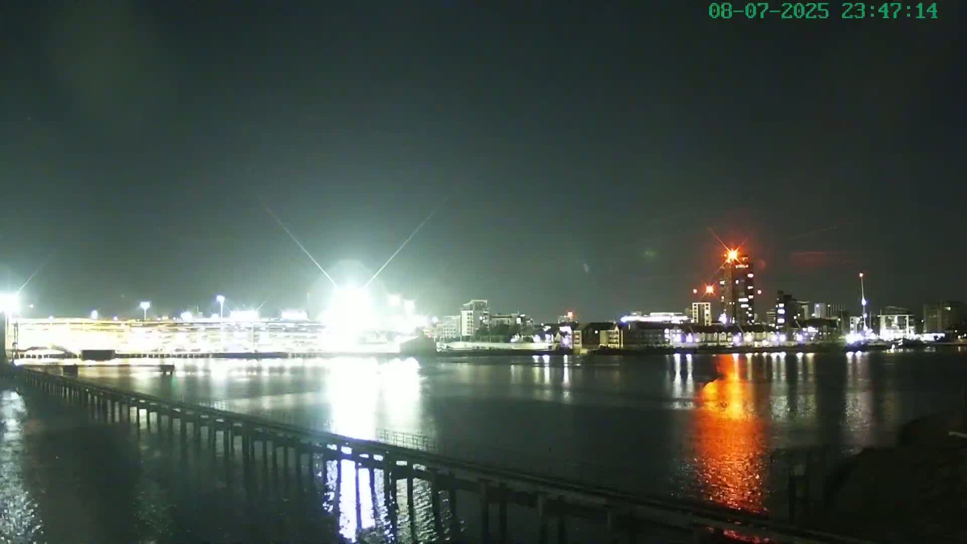 Southampton, Itchen River Agricultural Silos & Hyte View & (Tug & RoRo) Shipspotting  Live Cam - Southampton, Hampshire, South East, England, United Kingdom
