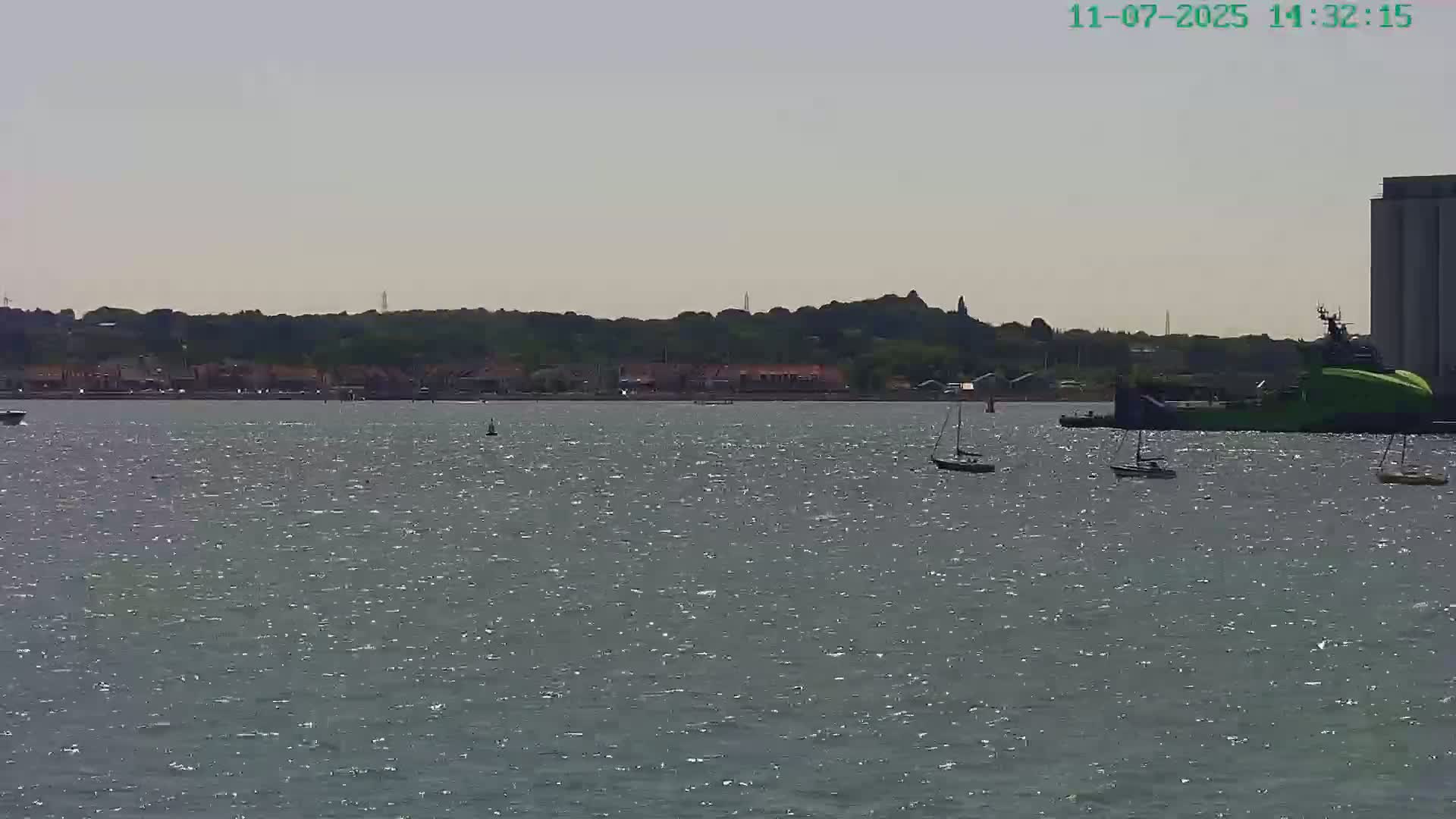 Southampton, Itchen River Agricultural Silos & Hyte View & (Tug & RoRo) Shipspotting  Live Cam - Southampton, Hampshire, South East, England, United Kingdom