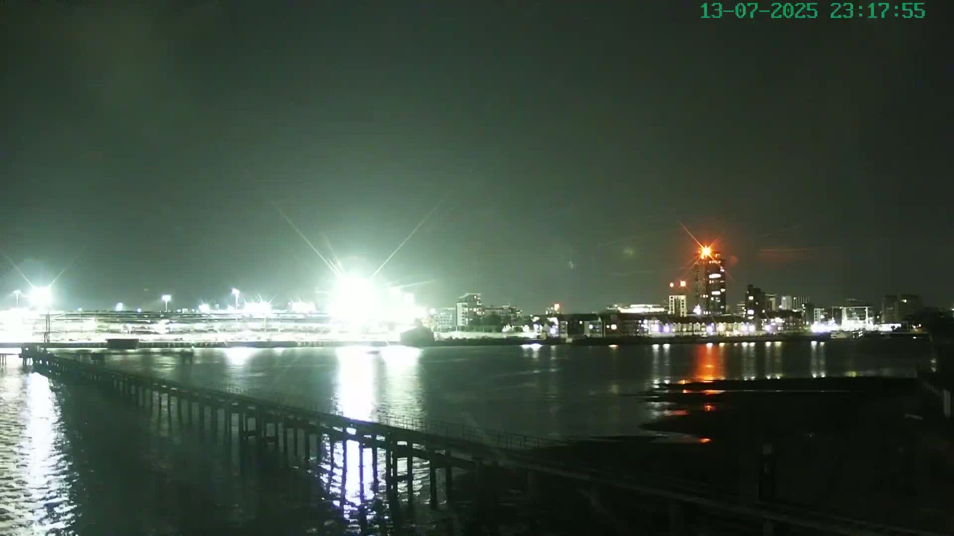 Southampton, Itchen River Agricultural Silos & Hyte View & (Tug & RoRo) Shipspotting  Live Cam - Southampton, Hampshire, South East, England, United Kingdom