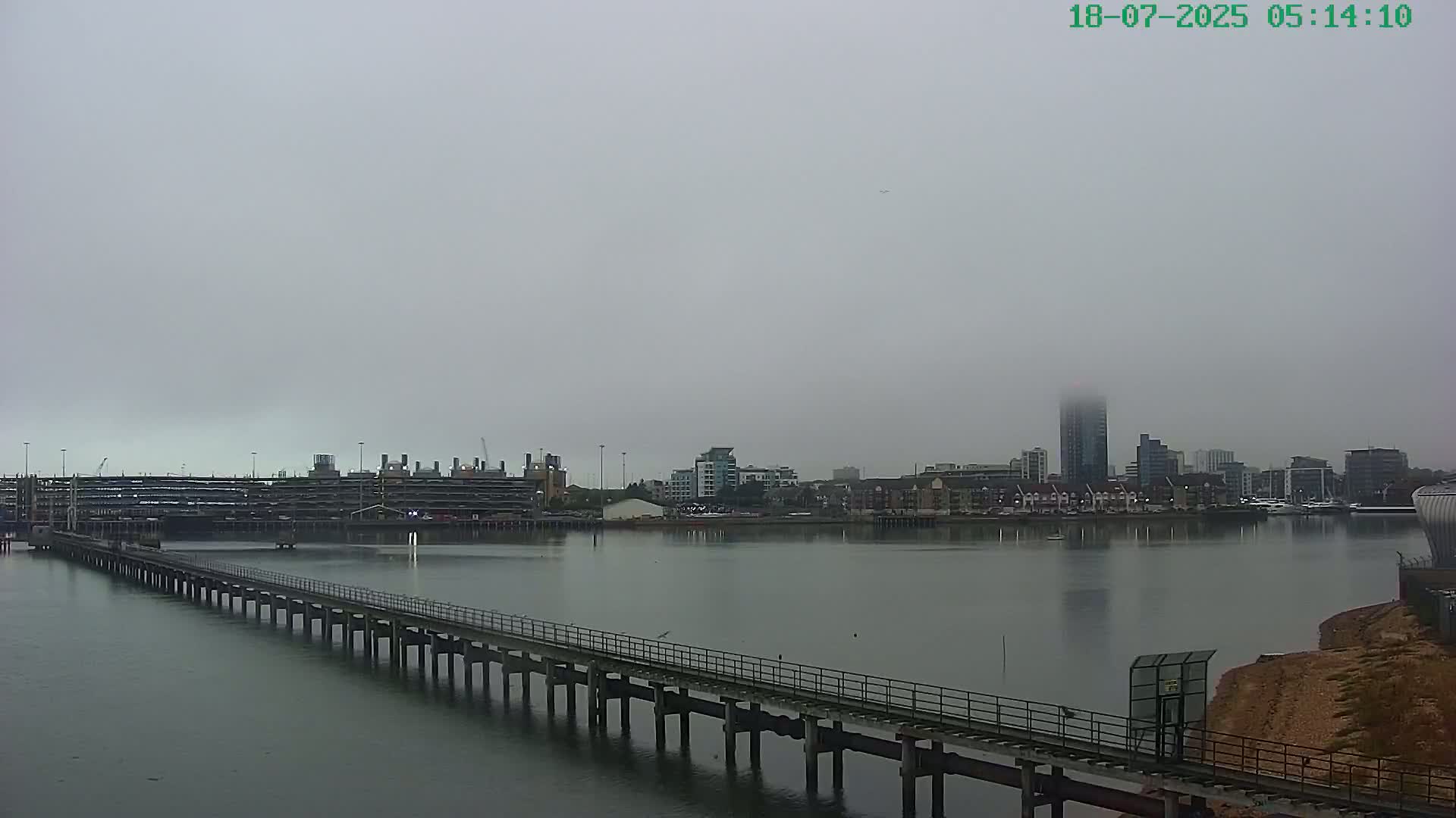 Southampton, Itchen River Agricultural Silos & Hyte View & (Tug & RoRo) Shipspotting  Live Cam - Southampton, Hampshire, South East, England, United Kingdom