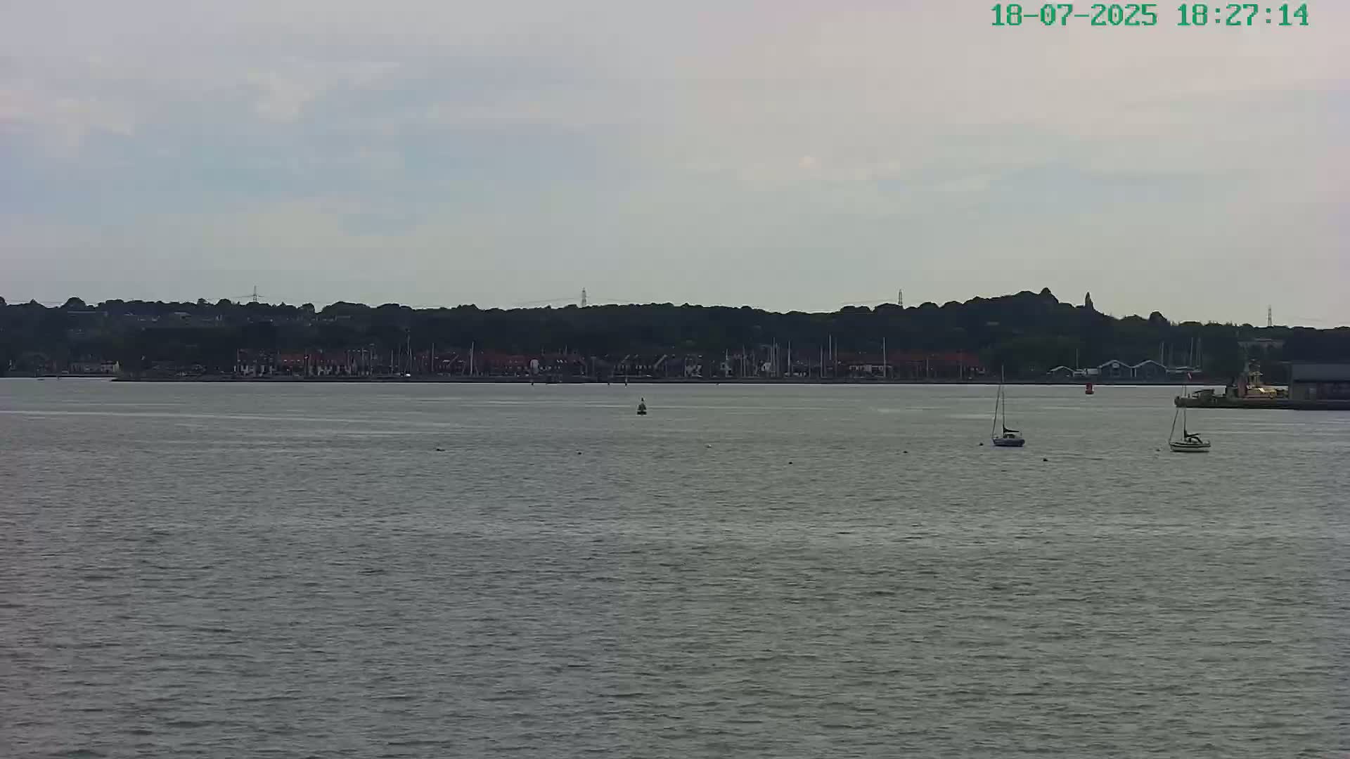 Southampton, Itchen River Agricultural Silos & Hyte View & (Tug & RoRo) Shipspotting  Live Cam - Southampton, Hampshire, South East, England, United Kingdom
