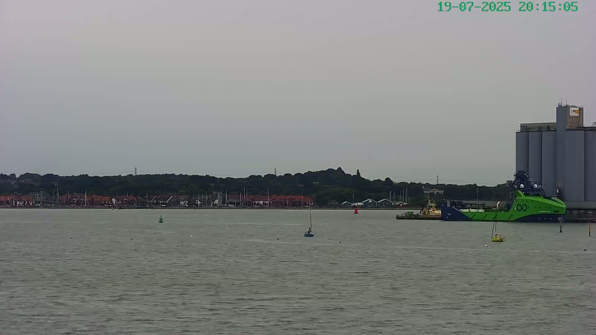 Southampton, Itchen River Agricultural Silos & Hyte View & (Tug & RoRo) Shipspotting  Live Cam - Southampton, Hampshire, South East, England, United Kingdom
