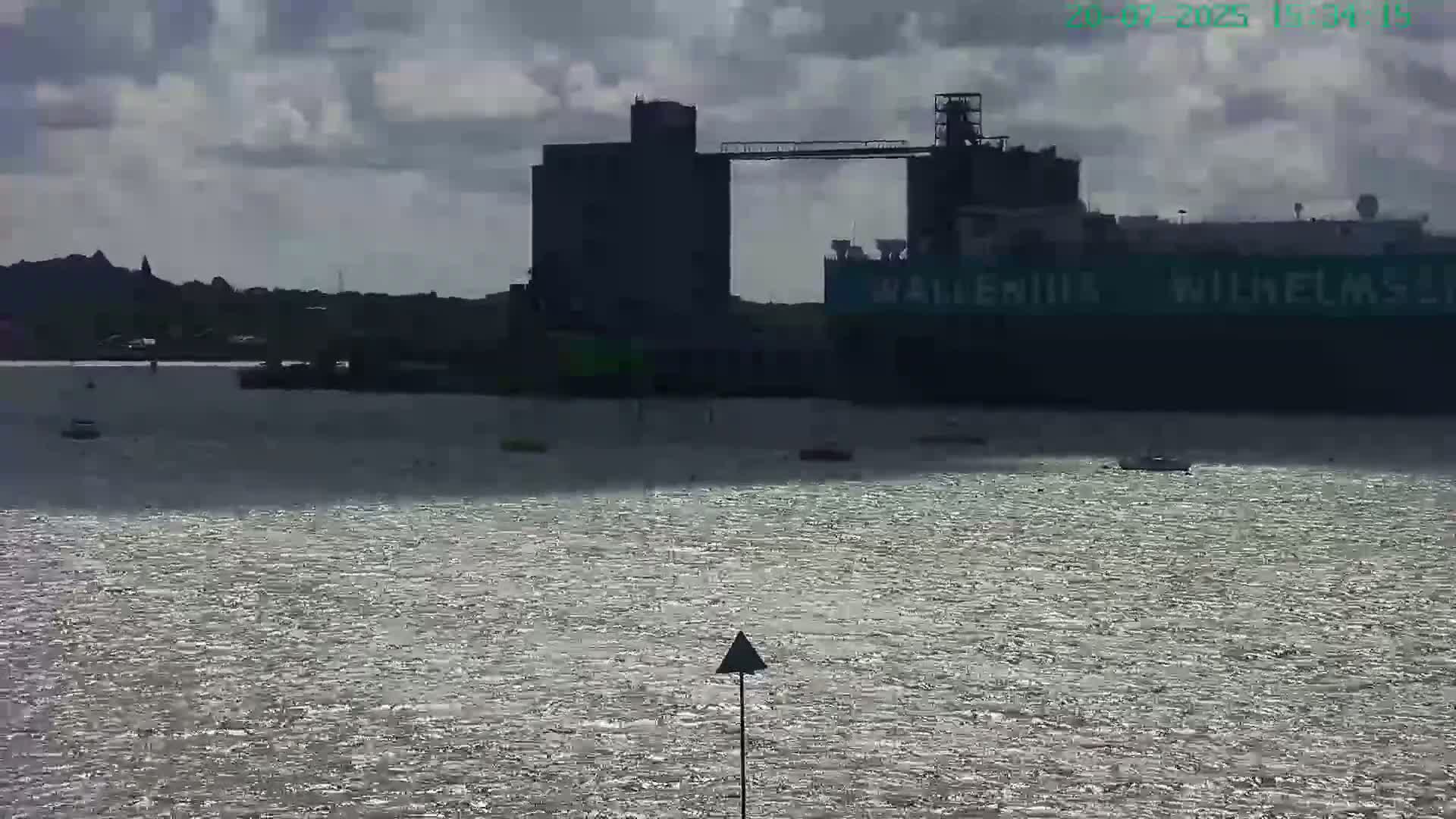 Southampton, Itchen River Agricultural Silos & Hyte View & (Tug & RoRo) Shipspotting  Live Cam - Southampton, Hampshire, South East, England, United Kingdom