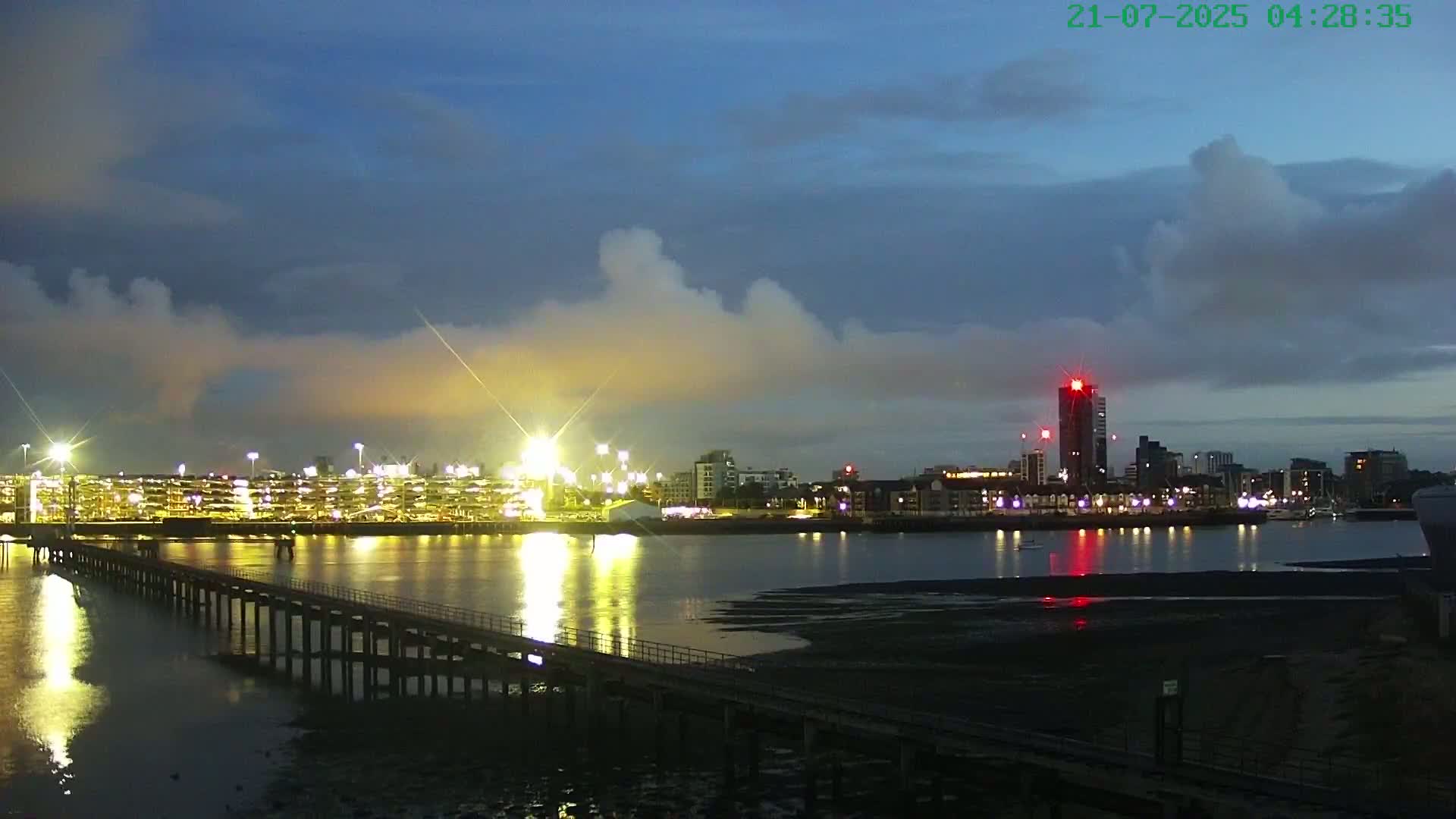 Southampton, Itchen River Agricultural Silos & Hyte View & (Tug & RoRo) Shipspotting  Live Cam - Southampton, Hampshire, South East, England, United Kingdom