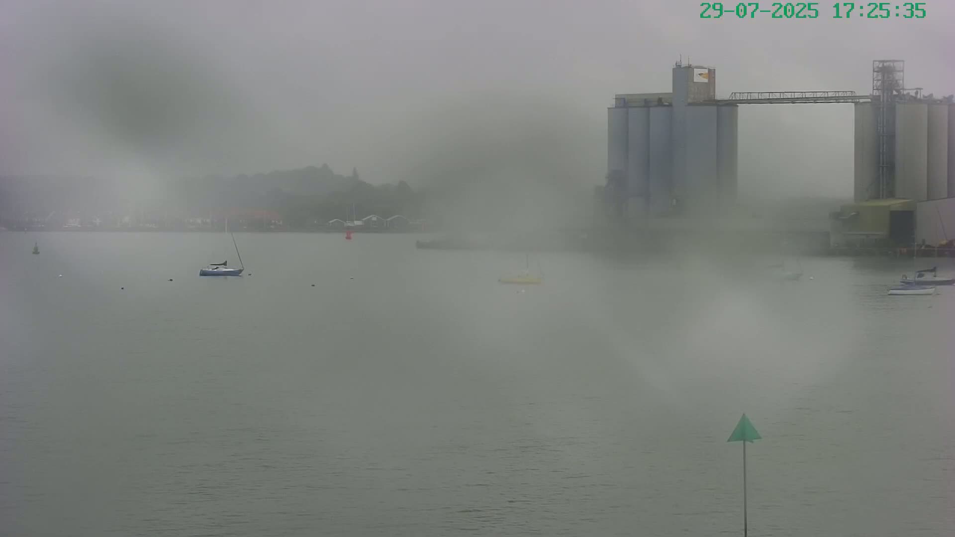 Southampton, Itchen River Agricultural Silos & Hyte View & (Tug & RoRo) Shipspotting  Live Cam - Southampton, Hampshire, South East, England, United Kingdom