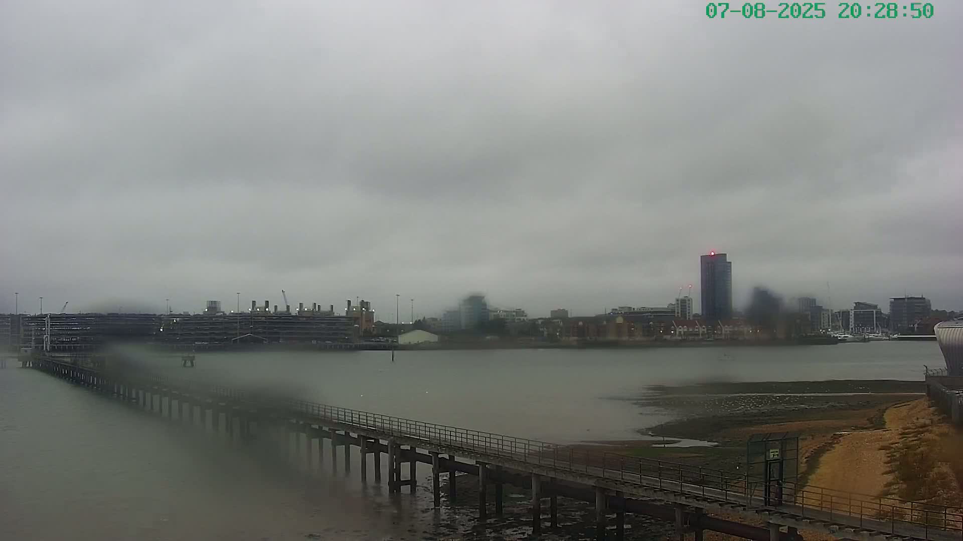 Southampton, Itchen River Agricultural Silos & Hyte View & (Tug & RoRo) Shipspotting  Live Cam - Southampton, Hampshire, South East, England, United Kingdom