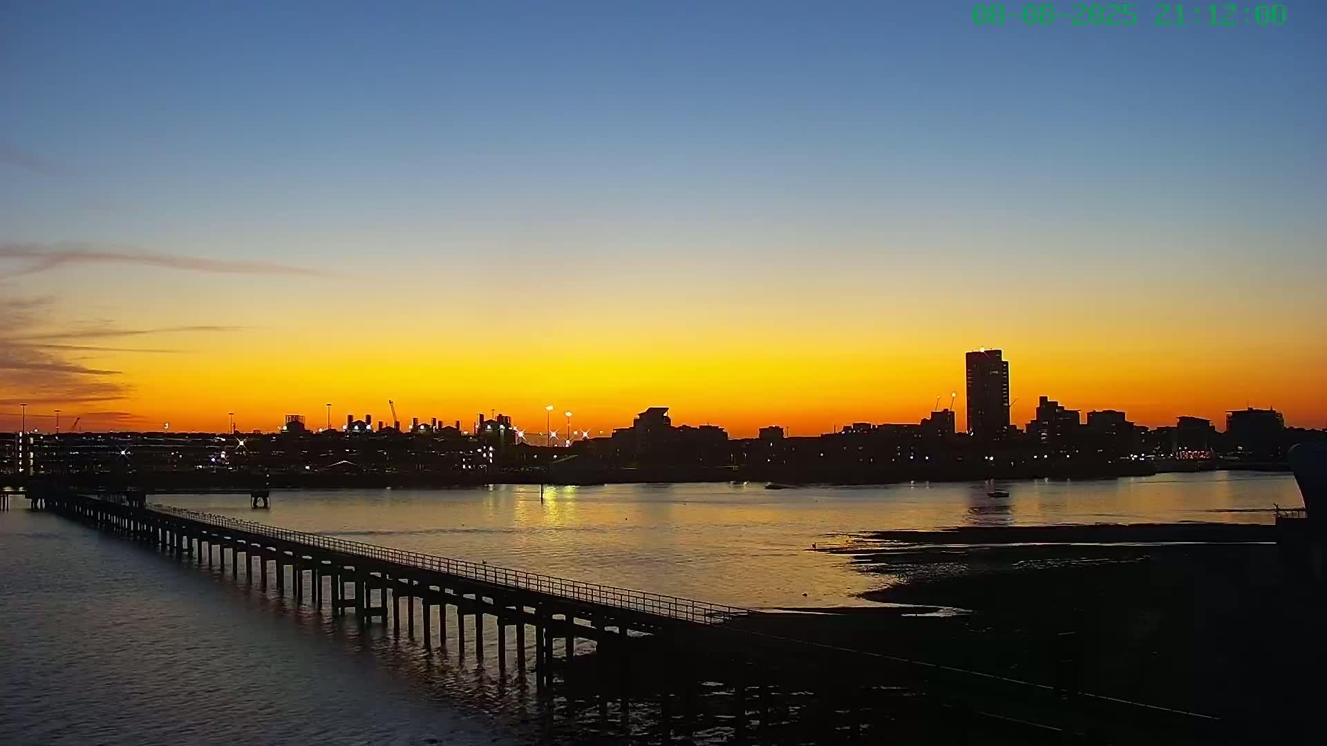 Southampton, Itchen River Agricultural Silos & Hyte View & (Tug & RoRo) Shipspotting  Live Cam - Southampton, Hampshire, South East, England, United Kingdom