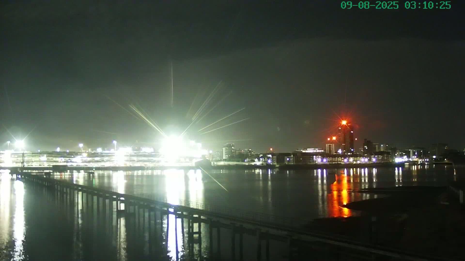 Southampton, Itchen River Agricultural Silos & Hyte View & (Tug & RoRo) Shipspotting  Live Cam - Southampton, Hampshire, South East, England, United Kingdom