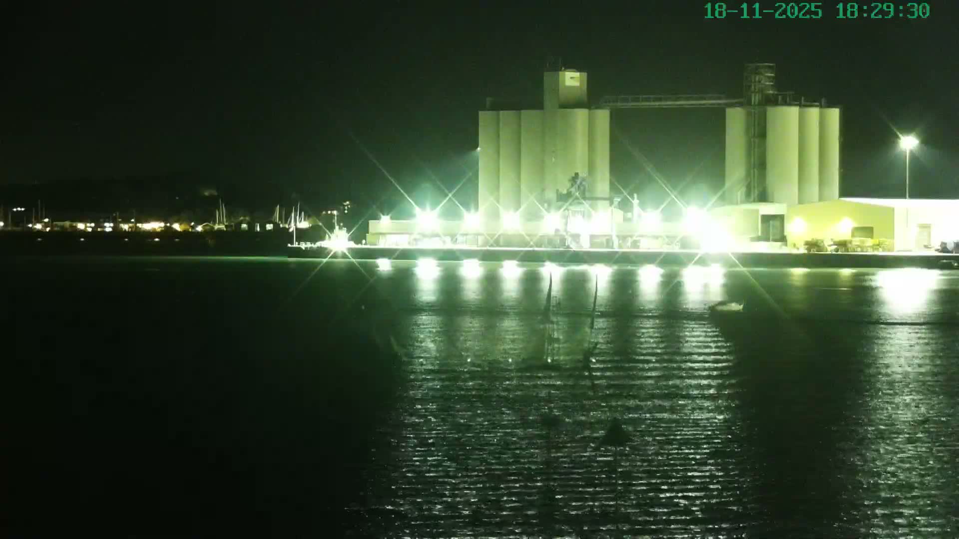 Southampton, Itchen River Agricultural Silos & Hyte View & (Tug & RoRo) Shipspotting  Live Cam - Southampton, Hampshire, South East, England, United Kingdom