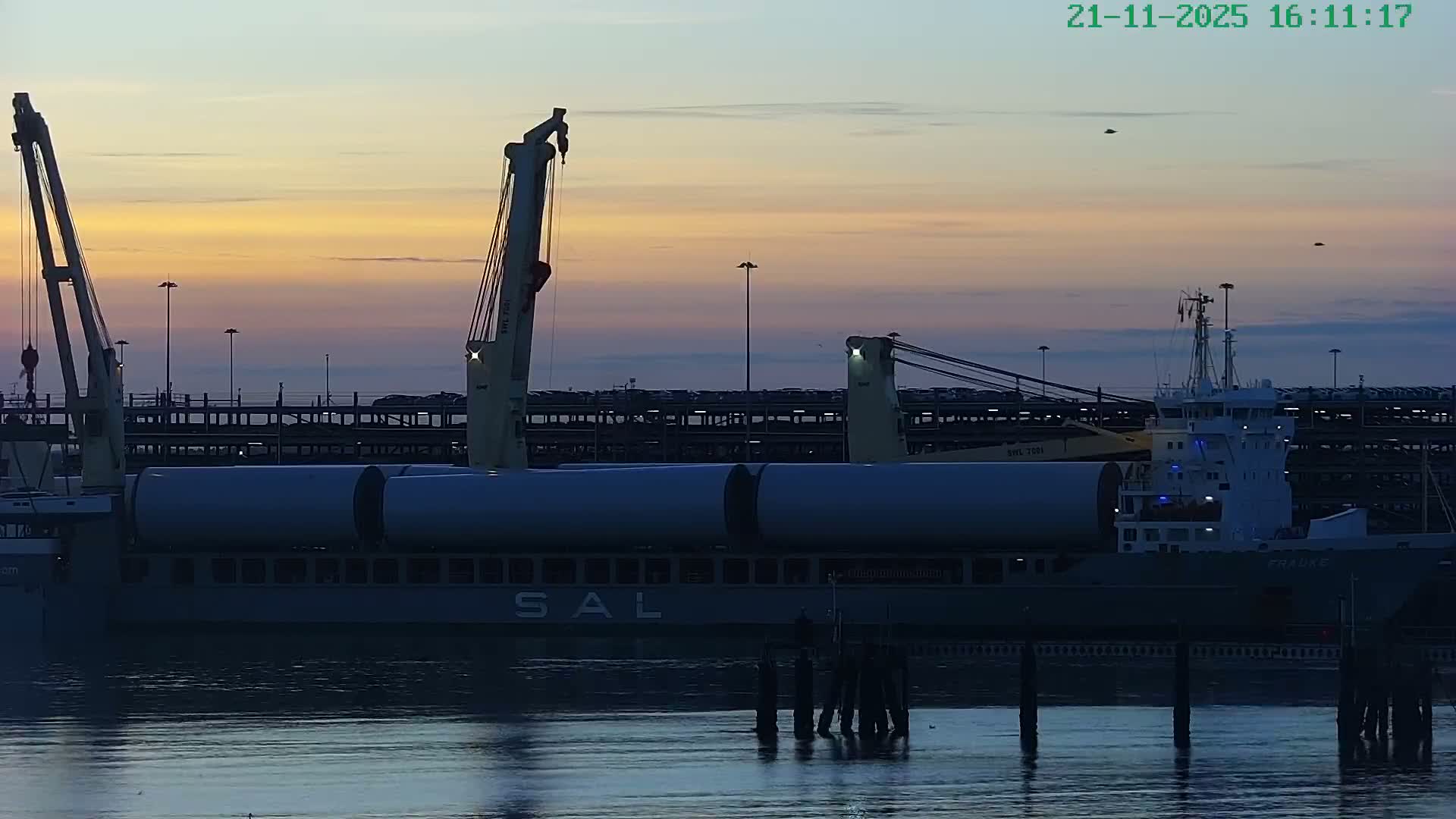 Southampton, Itchen River Agricultural Silos & Hyte View & (Tug & RoRo) Shipspotting  Live Cam - Southampton, Hampshire, South East, England, United Kingdom