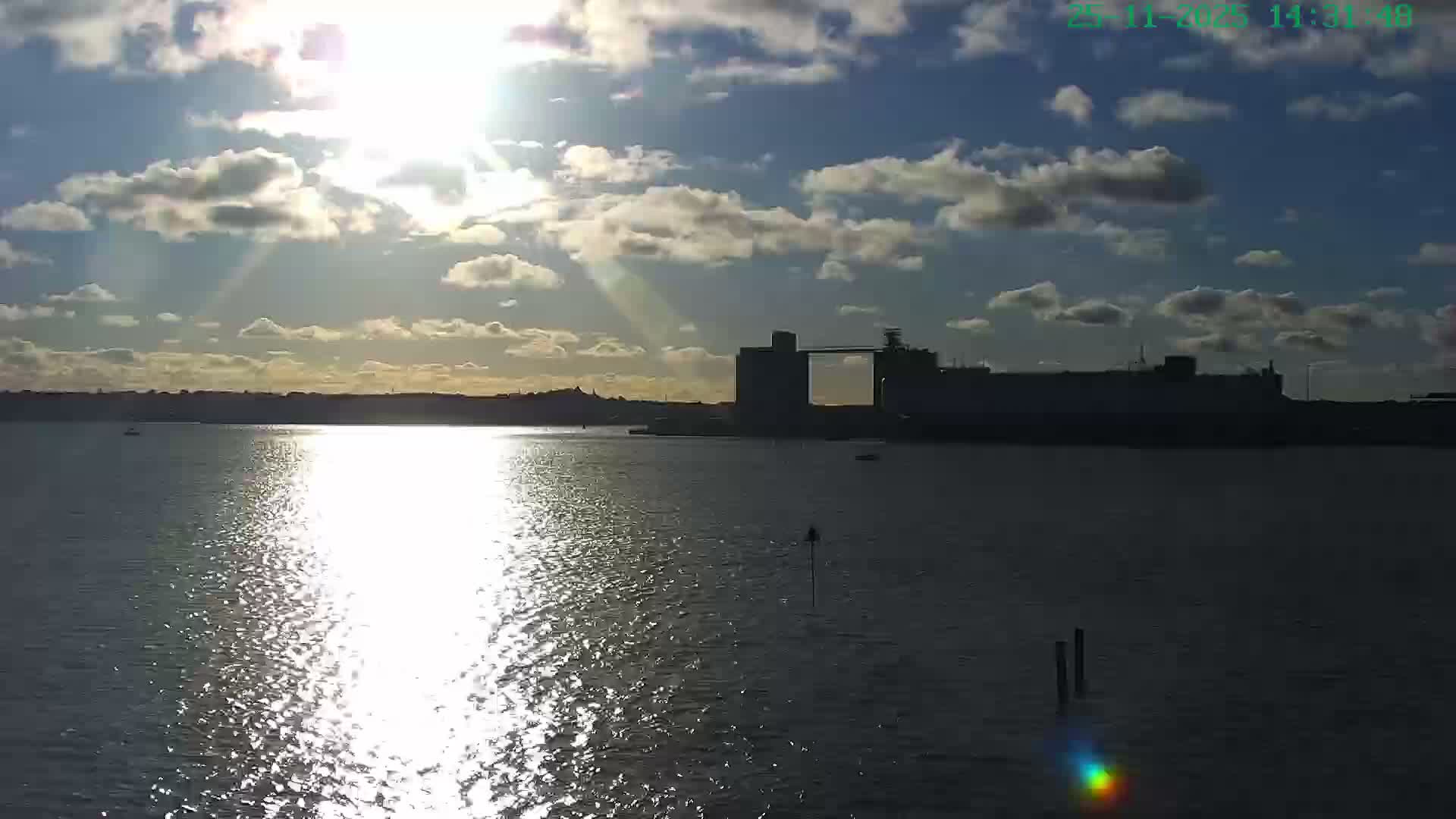 Southampton, Itchen River Agricultural Silos & Hyte View & (Tug & RoRo) Shipspotting  Live Cam - Southampton, Hampshire, South East, England, United Kingdom