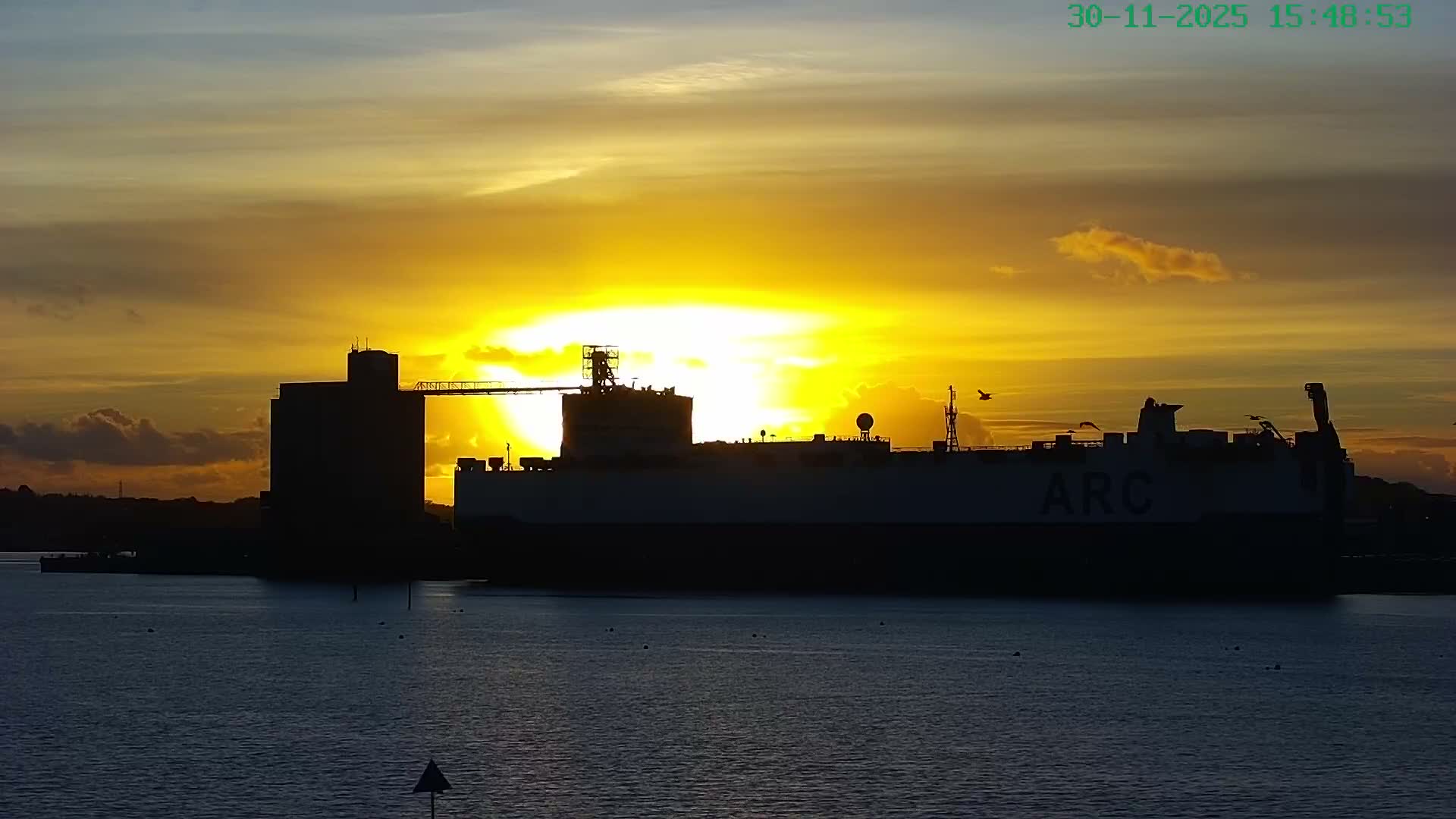 Southampton, Itchen River Agricultural Silos & Hyte View & (Tug & RoRo) Shipspotting  Live Cam - Southampton, Hampshire, South East, England, United Kingdom