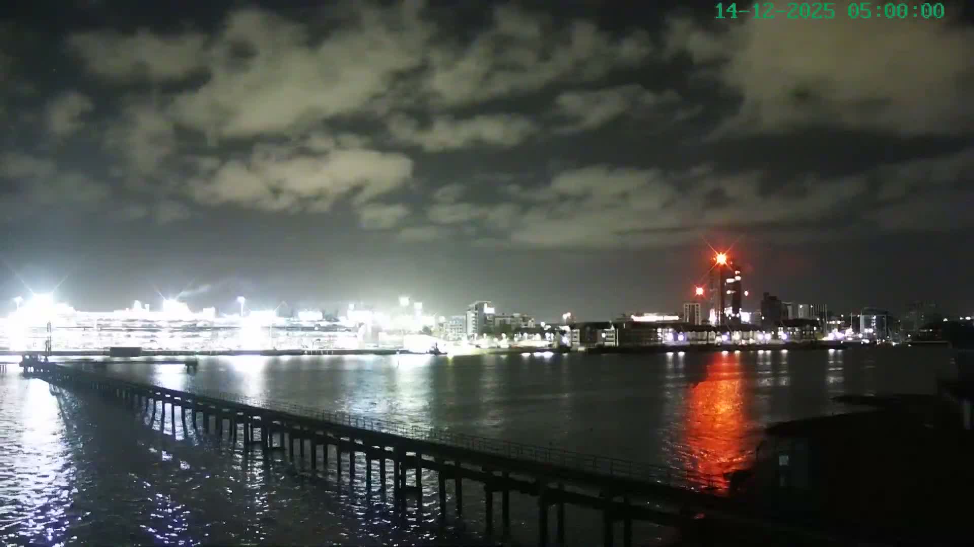 Southampton, Itchen River Agricultural Silos & Hyte View & (Tug & RoRo) Shipspotting  Live Cam - Southampton, Hampshire, South East, England, United Kingdom