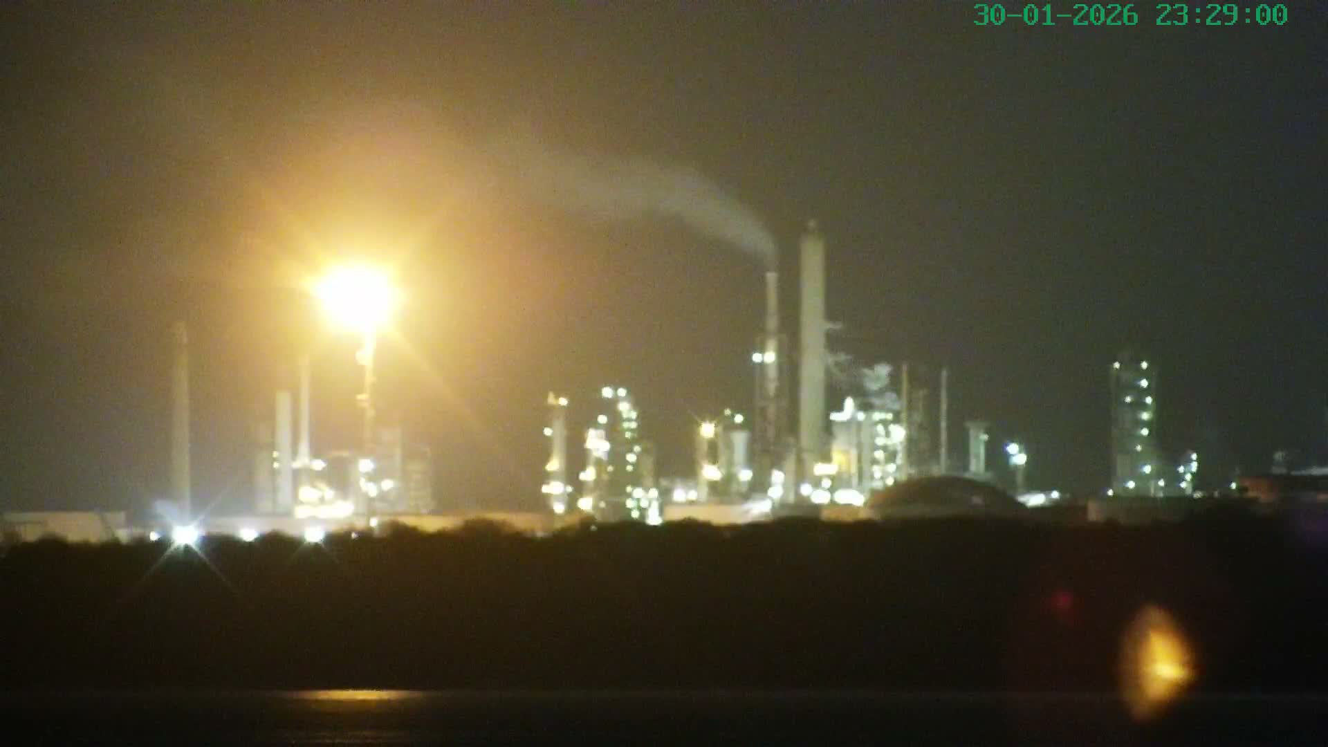 Southampton, Itchen River Agricultural Silos & Hyte View & (Tug & RoRo) Shipspotting  Live Cam - Southampton, Hampshire, South East, England, United Kingdom