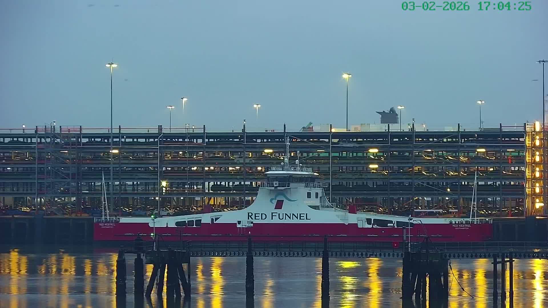 Southampton, Itchen River Agricultural Silos & Hyte View & (Tug & RoRo) Shipspotting  Live Cam - Southampton, Hampshire, South East, England, United Kingdom